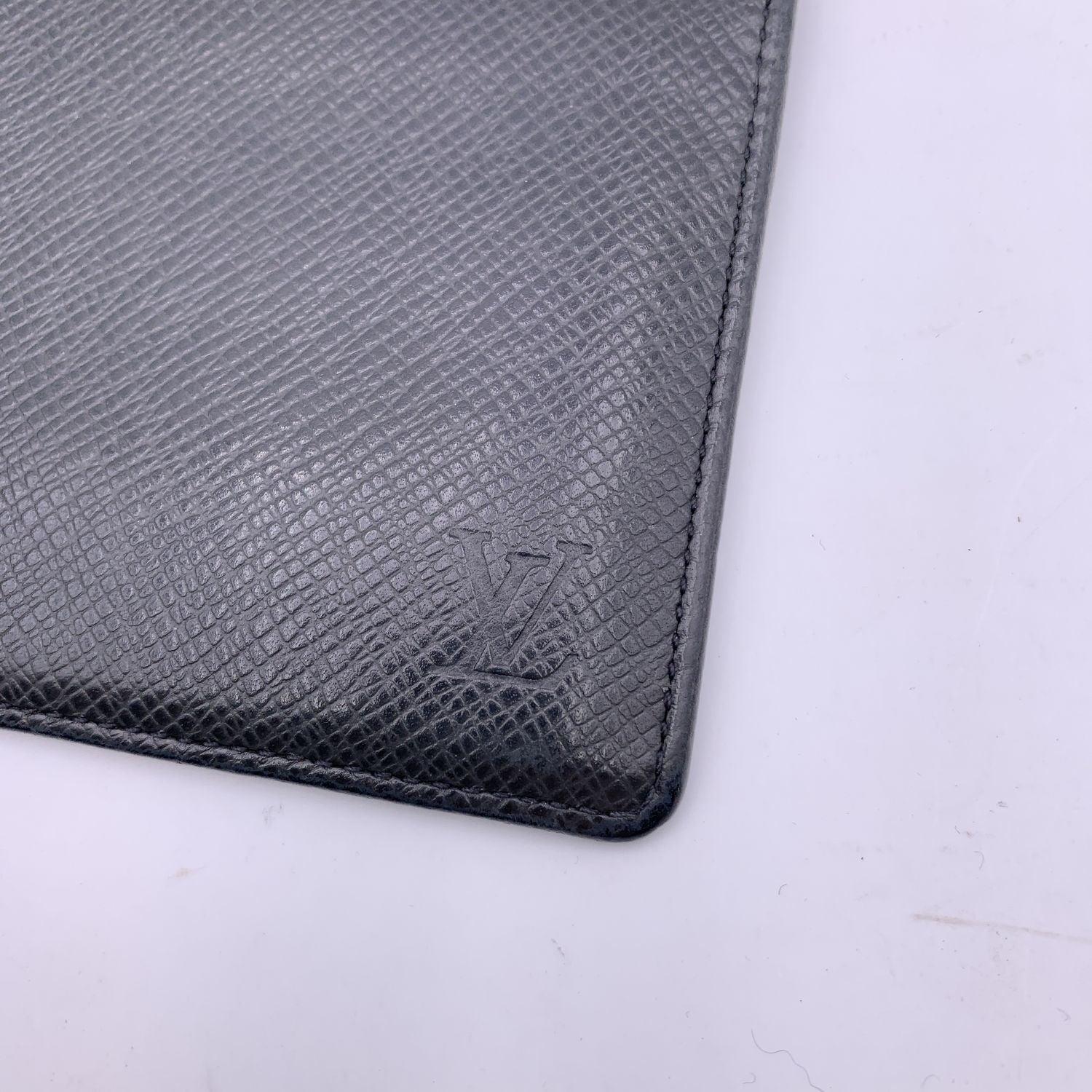Louis Vuitton Black Taiga Leather Multiple Bifold Wallet For Sale 2