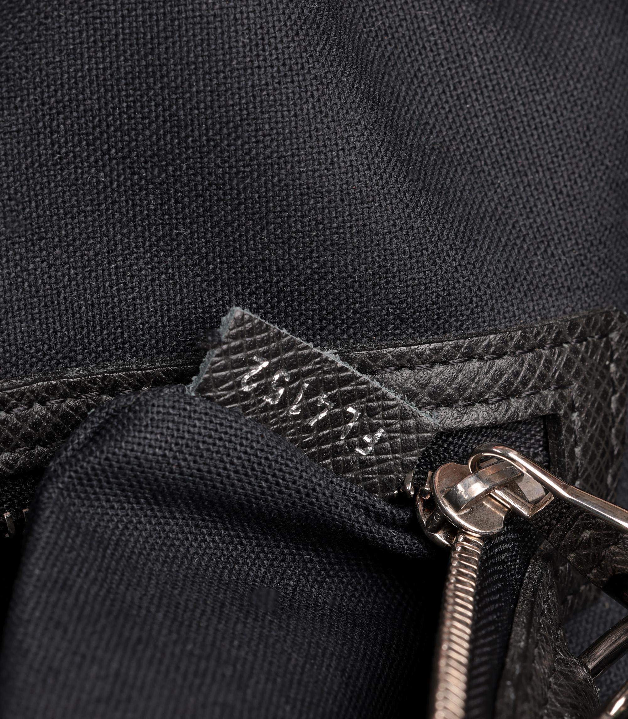 Louis Vuitton Black Taiga Leather Neo Igor Briefcase For Sale 7