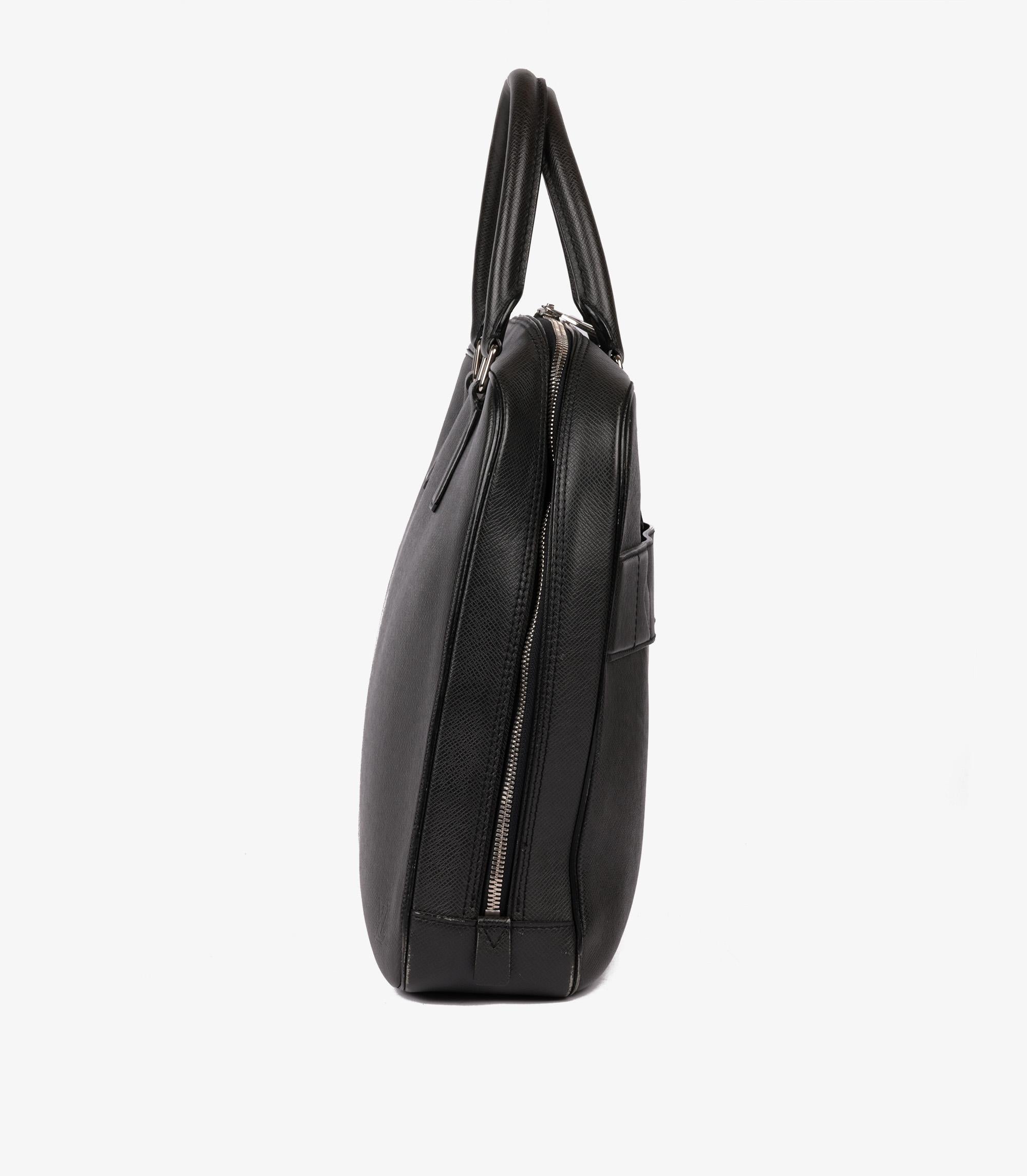 Louis Vuitton Black Taiga Leather Neo Igor Briefcase For Sale 1