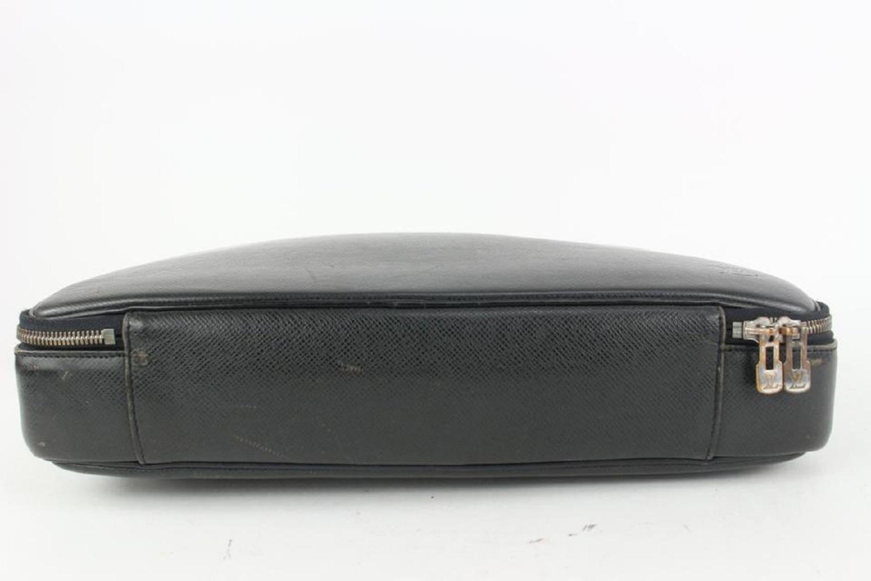 Women's Louis Vuitton Black Taiga Leather Odessa Laptop Bag 917lv17 For Sale
