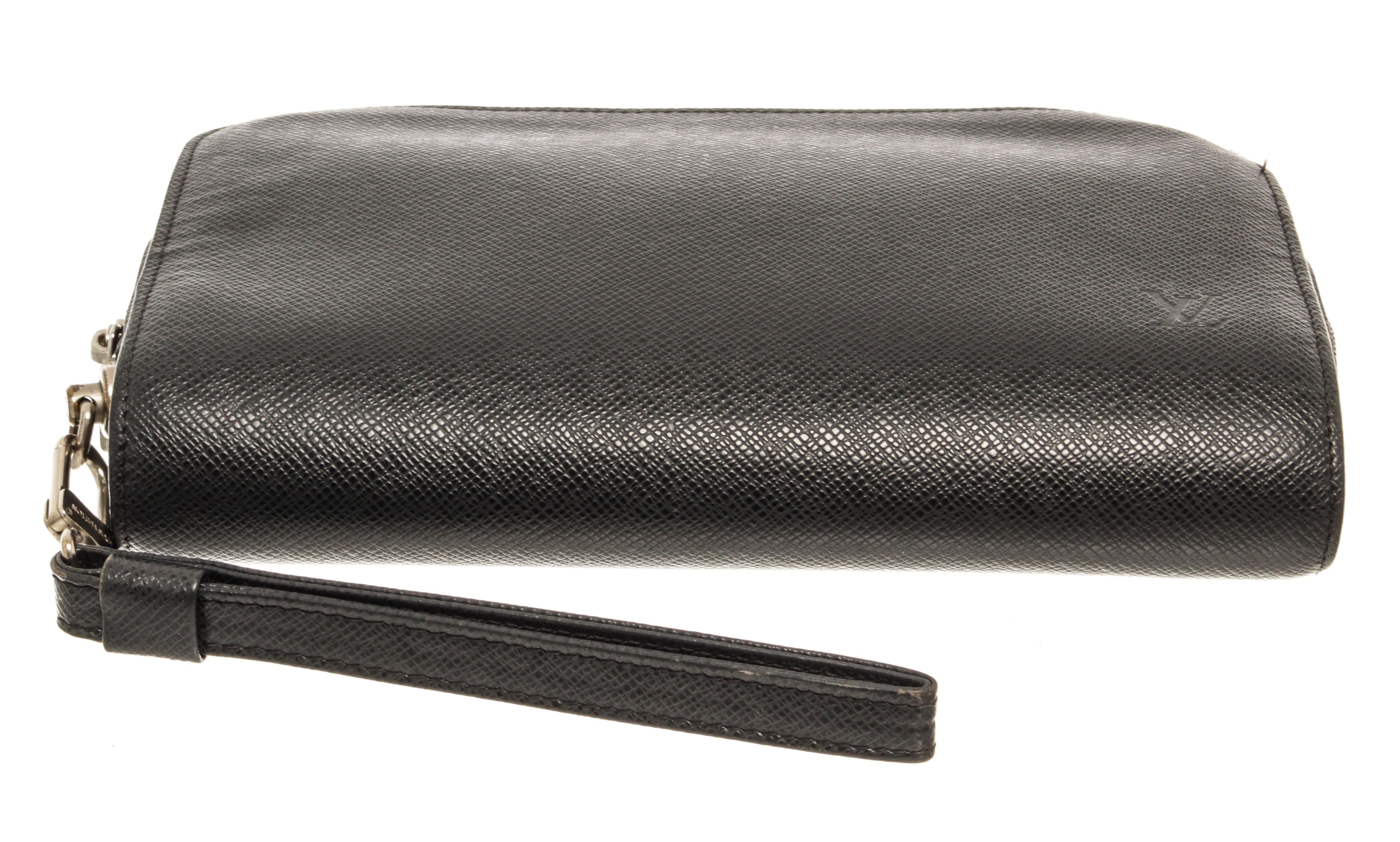Women's Louis Vuitton Black Taiga Leather Orsay Wrist Clutch