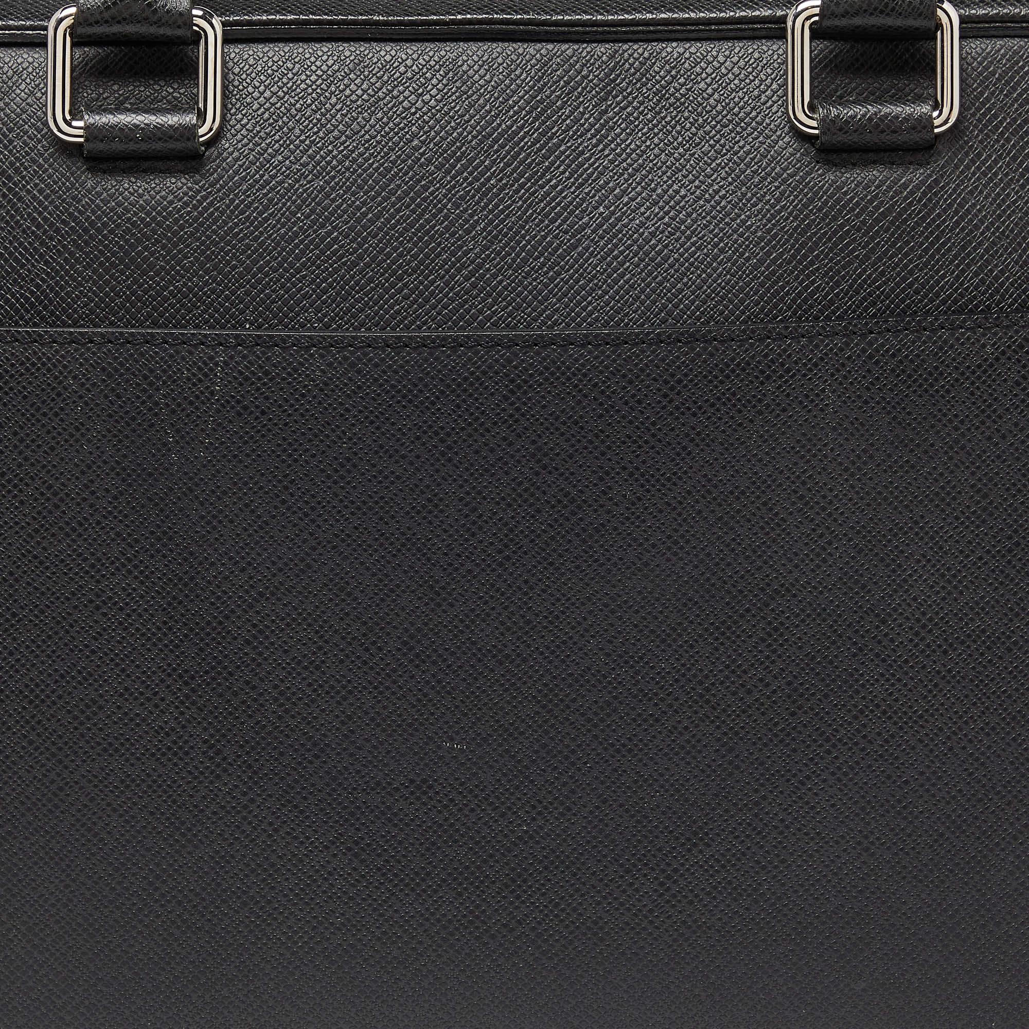 Louis Vuitton - Porte documents en cuir Taiga noir - Sac à dos en vente 5