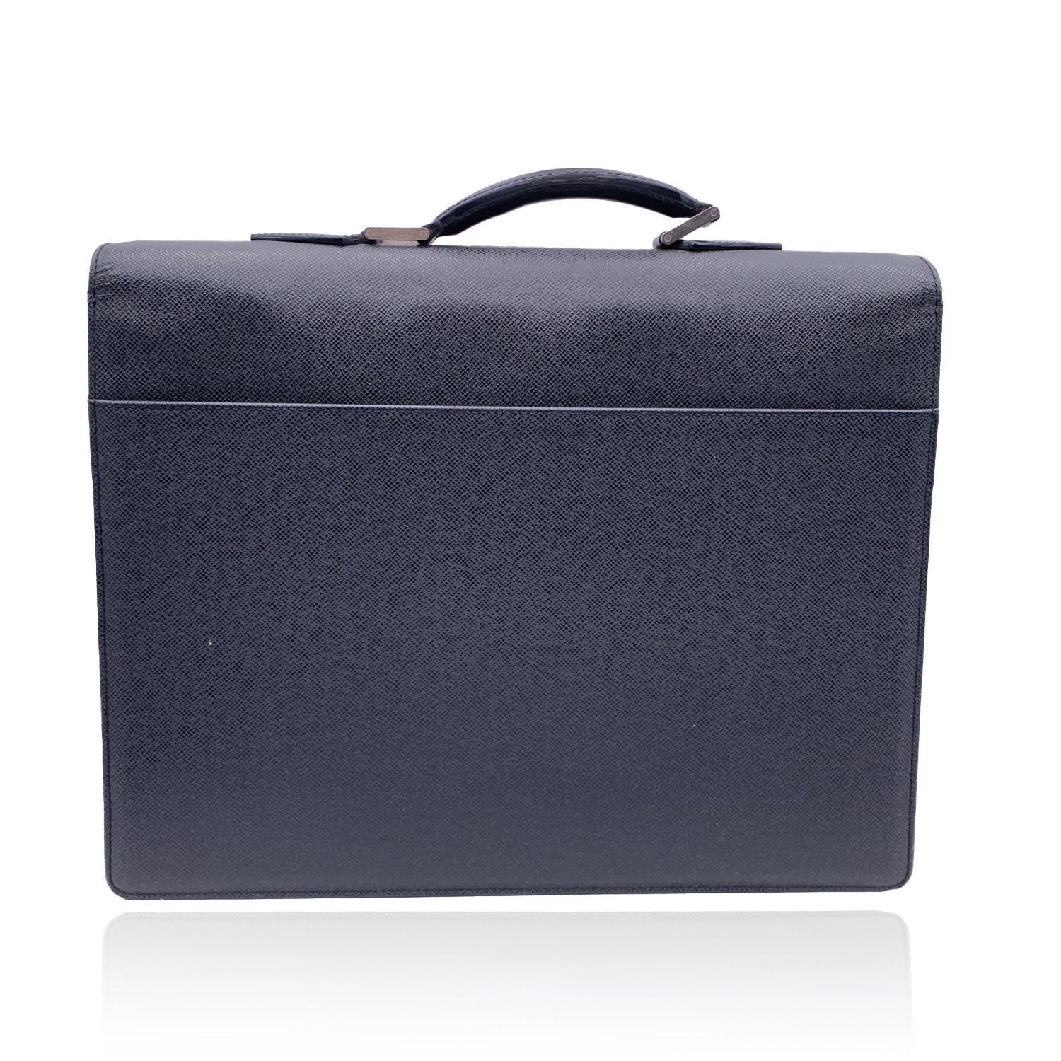 Louis Vuitton Black Taiga Leather Robusto 2 Compartments Briefcase In Excellent Condition In Rome, Rome