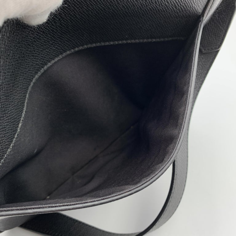 Louis Vuitton Black Taiga Leather Roman PM Unisex Messenger Bag For Sale 9