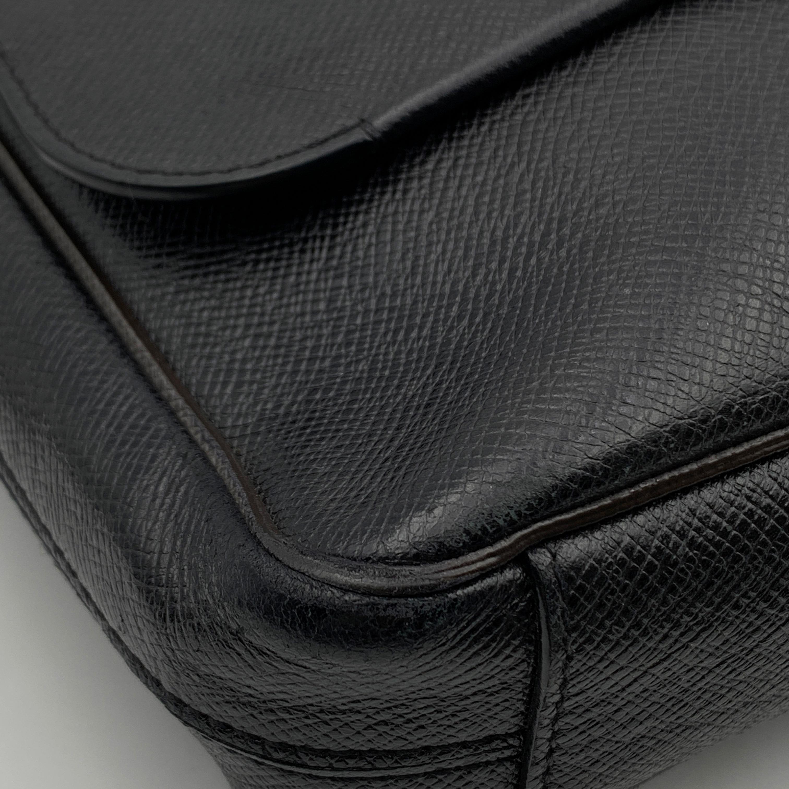 Louis Vuitton Black Taiga Leather Roman PM Unisex Messenger Bag 3