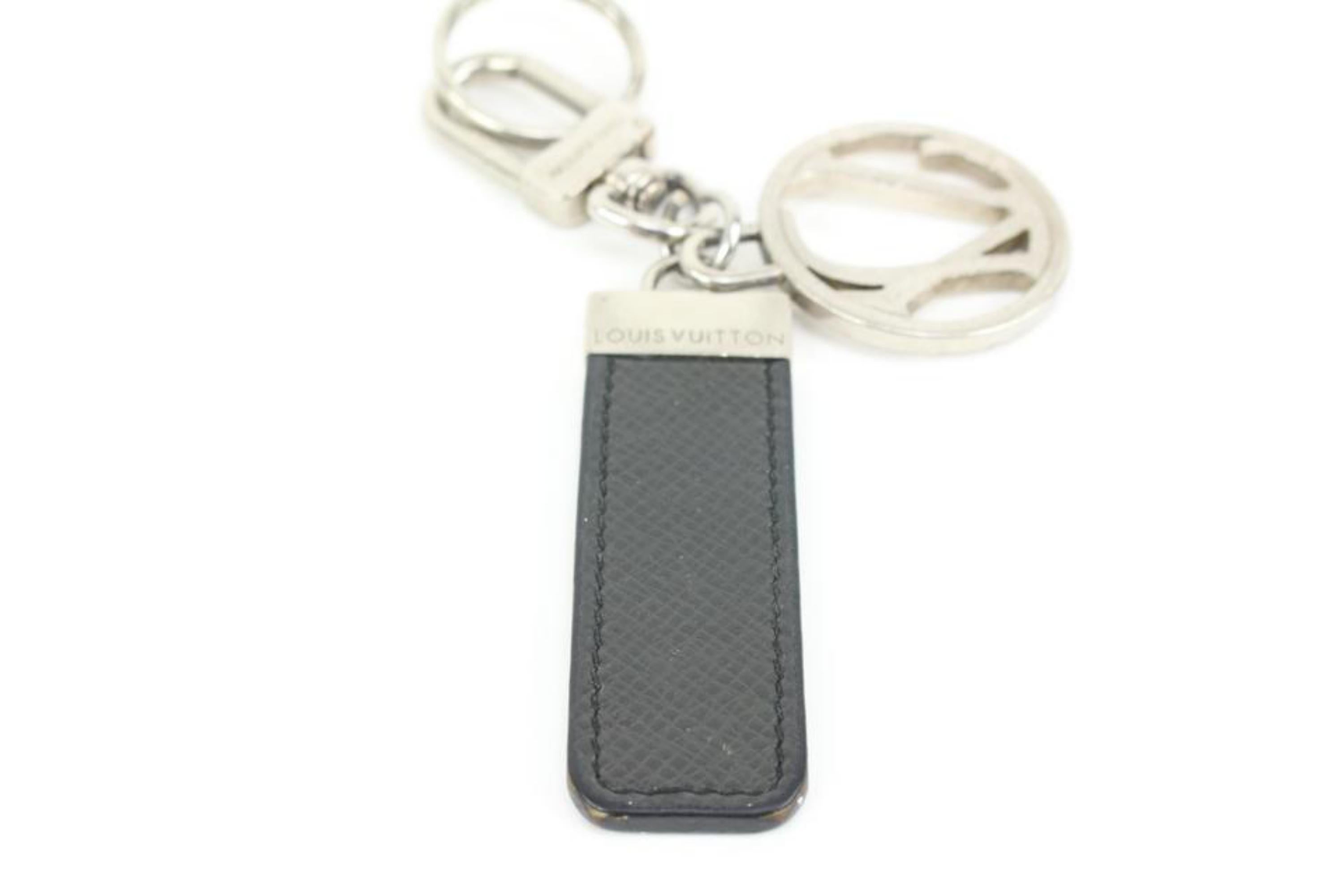 Louis Vuitton Black Taiga Leather Silver Logo Keychain Bag Charm Pendant 3lk412s For Sale 3