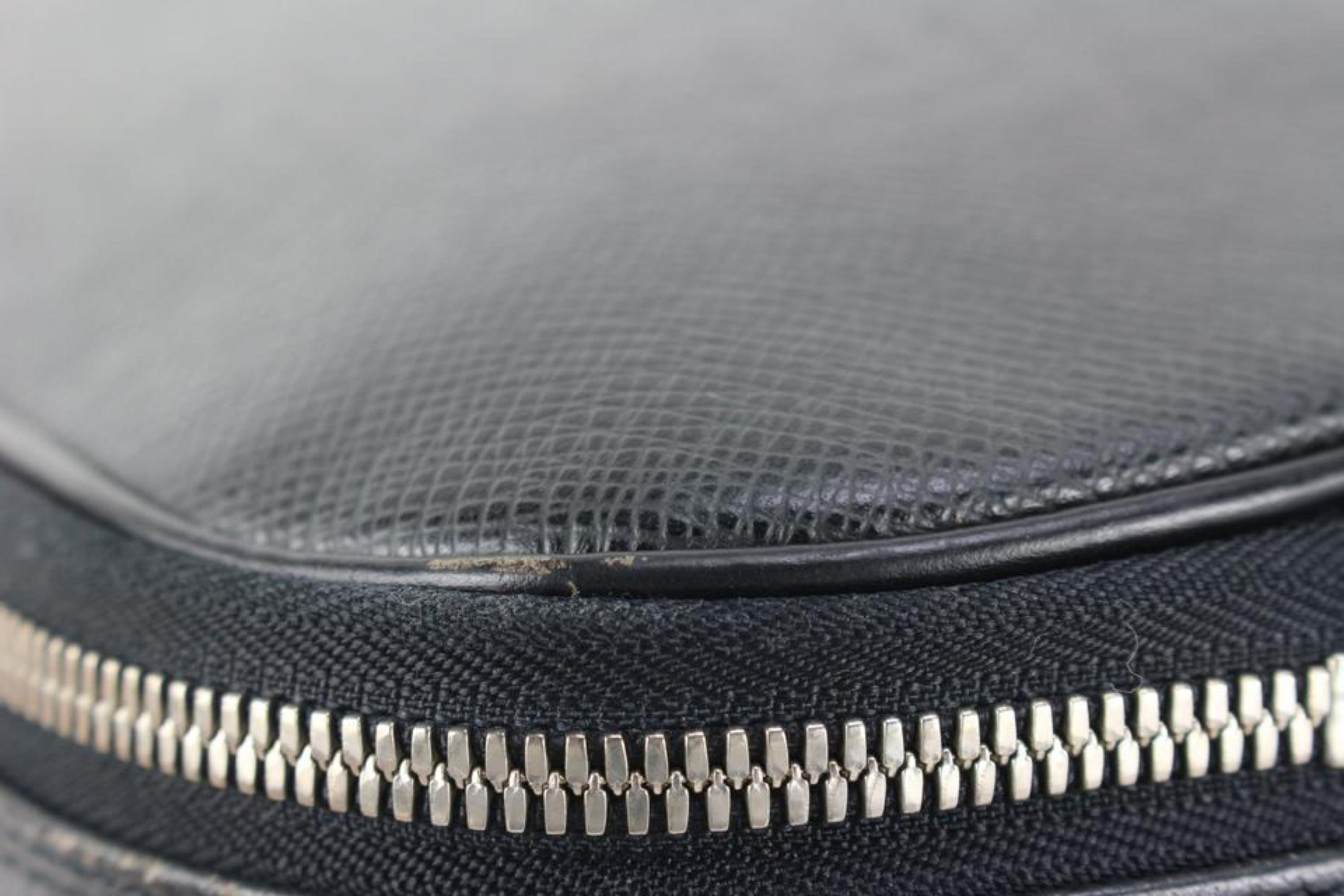 Louis Vuitton Black Taiga Leather Tura 2way Crossbody Messenger Travel 56lk429s For Sale 6