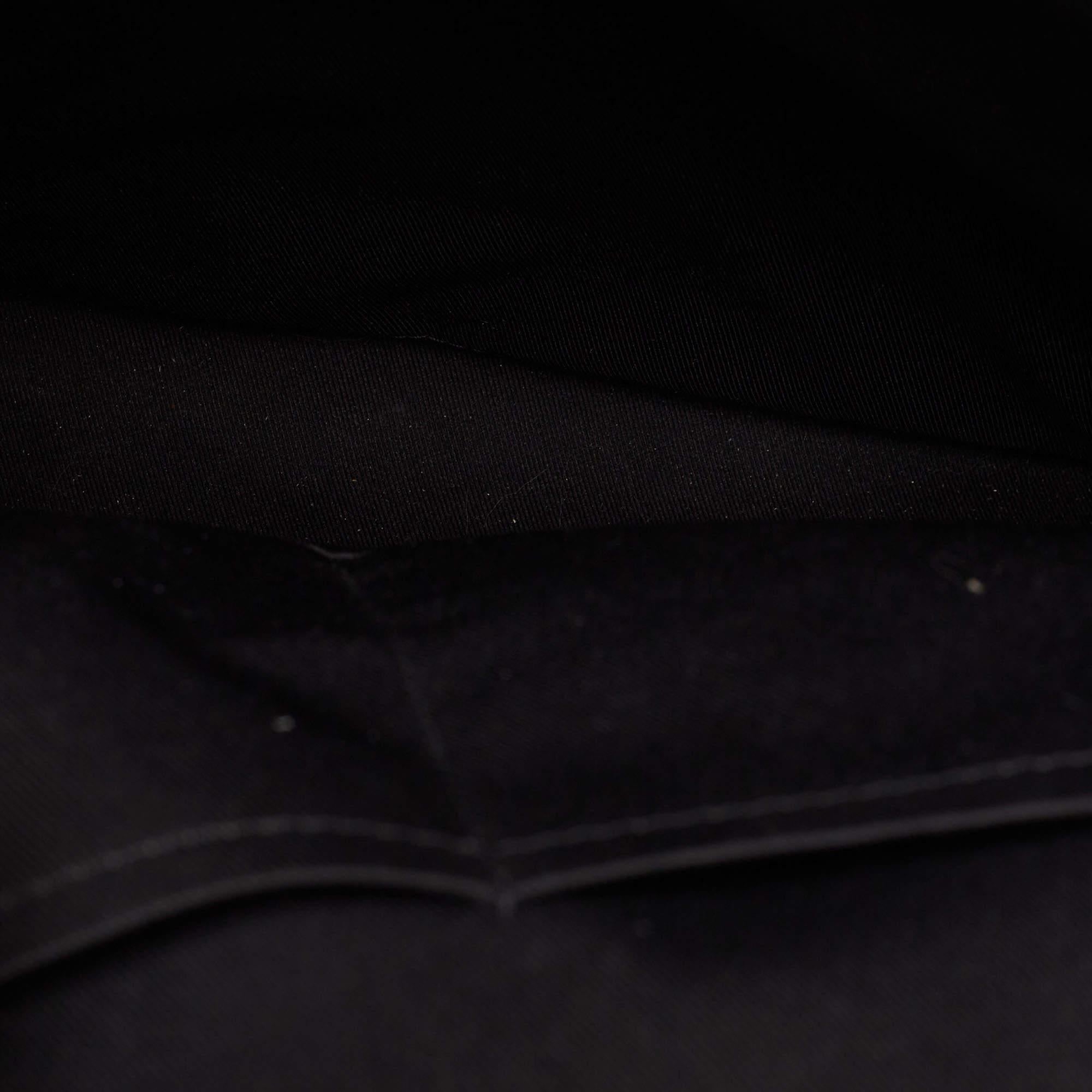 Louis Vuitton Black Taiga Lether Anton Backpack In Good Condition In Dubai, Al Qouz 2