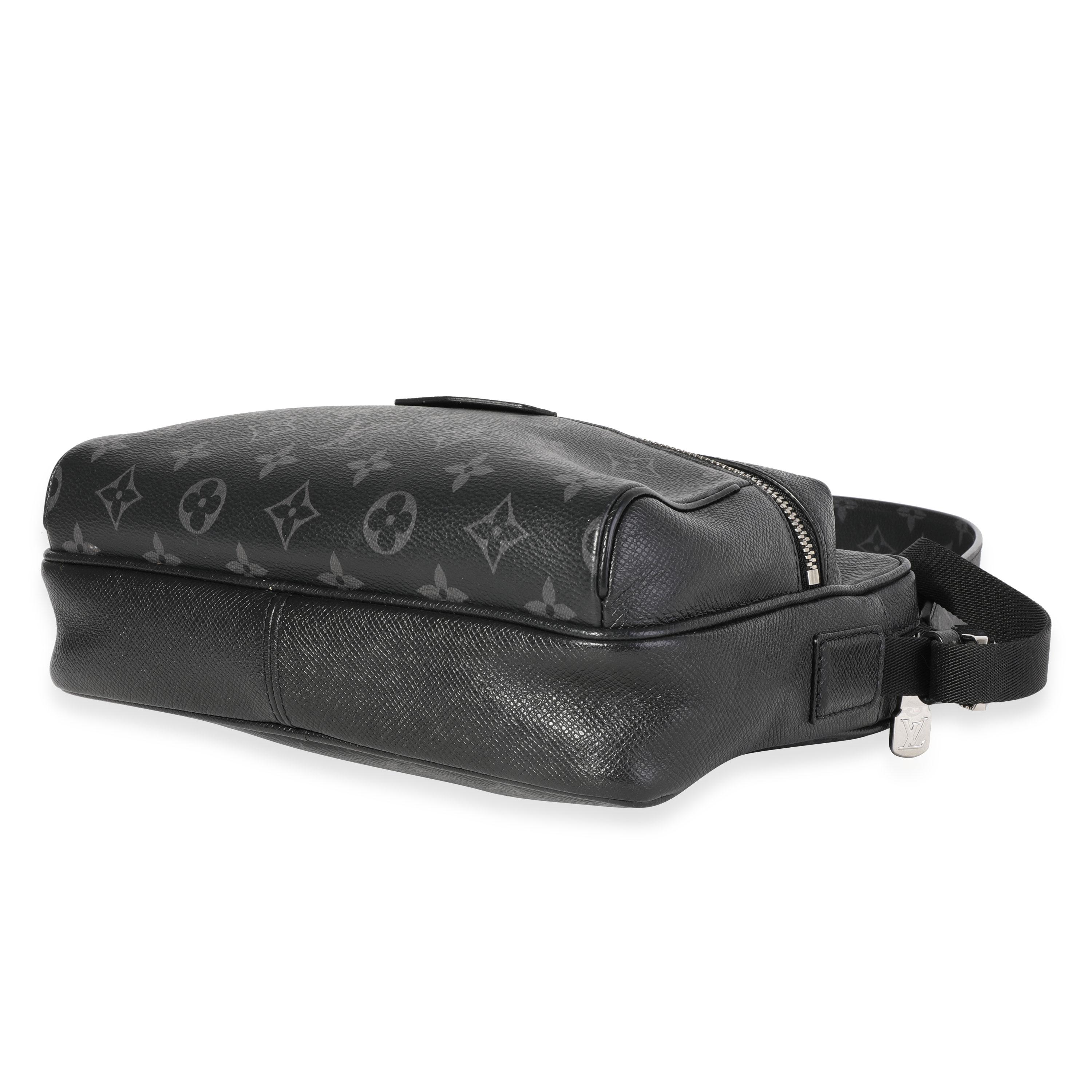Louis Vuitton Black Taigarama & Monogram Eclipse Canvas Outdoor Messenger In Excellent Condition For Sale In New York, NY