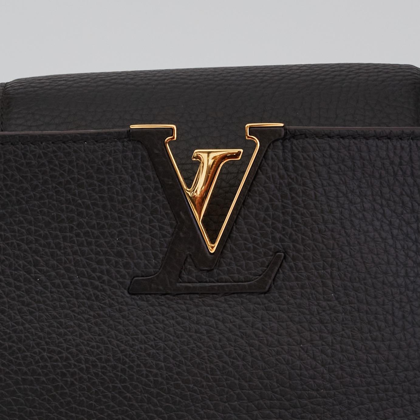Louis Vuitton Black Taurillon Capucines PM Shoulder Bag PM In Excellent Condition In Montreal, Quebec