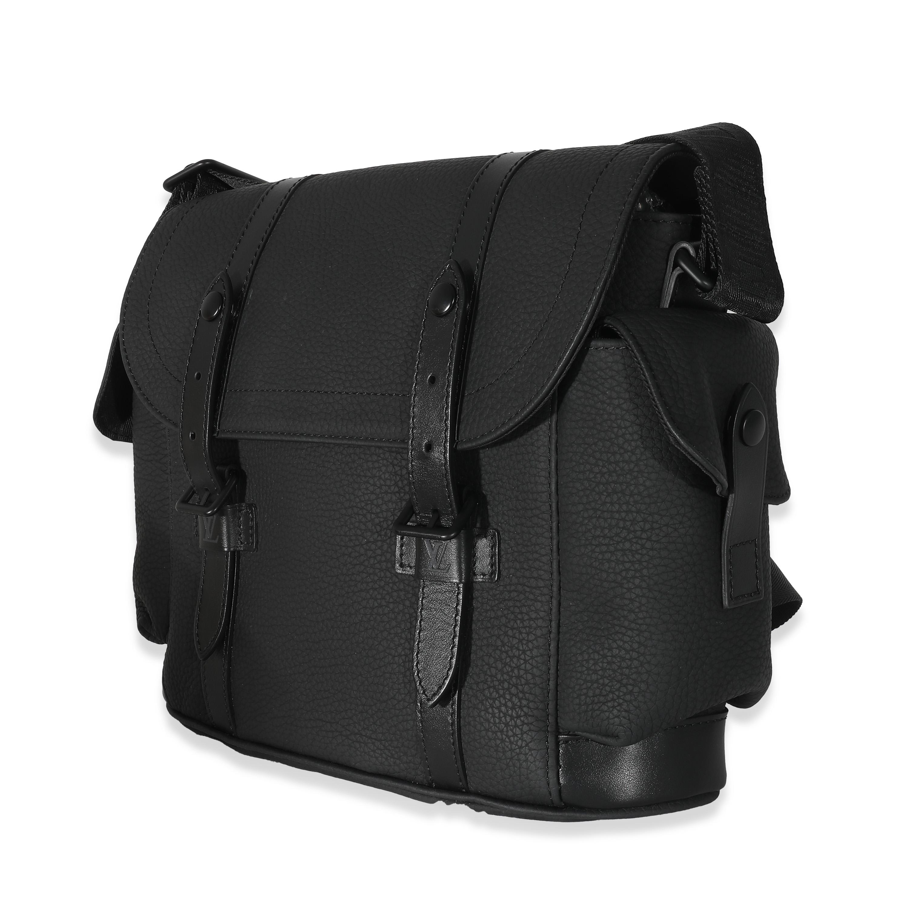 Women's or Men's Louis Vuitton Black Taurillon Christopher Messenger For Sale
