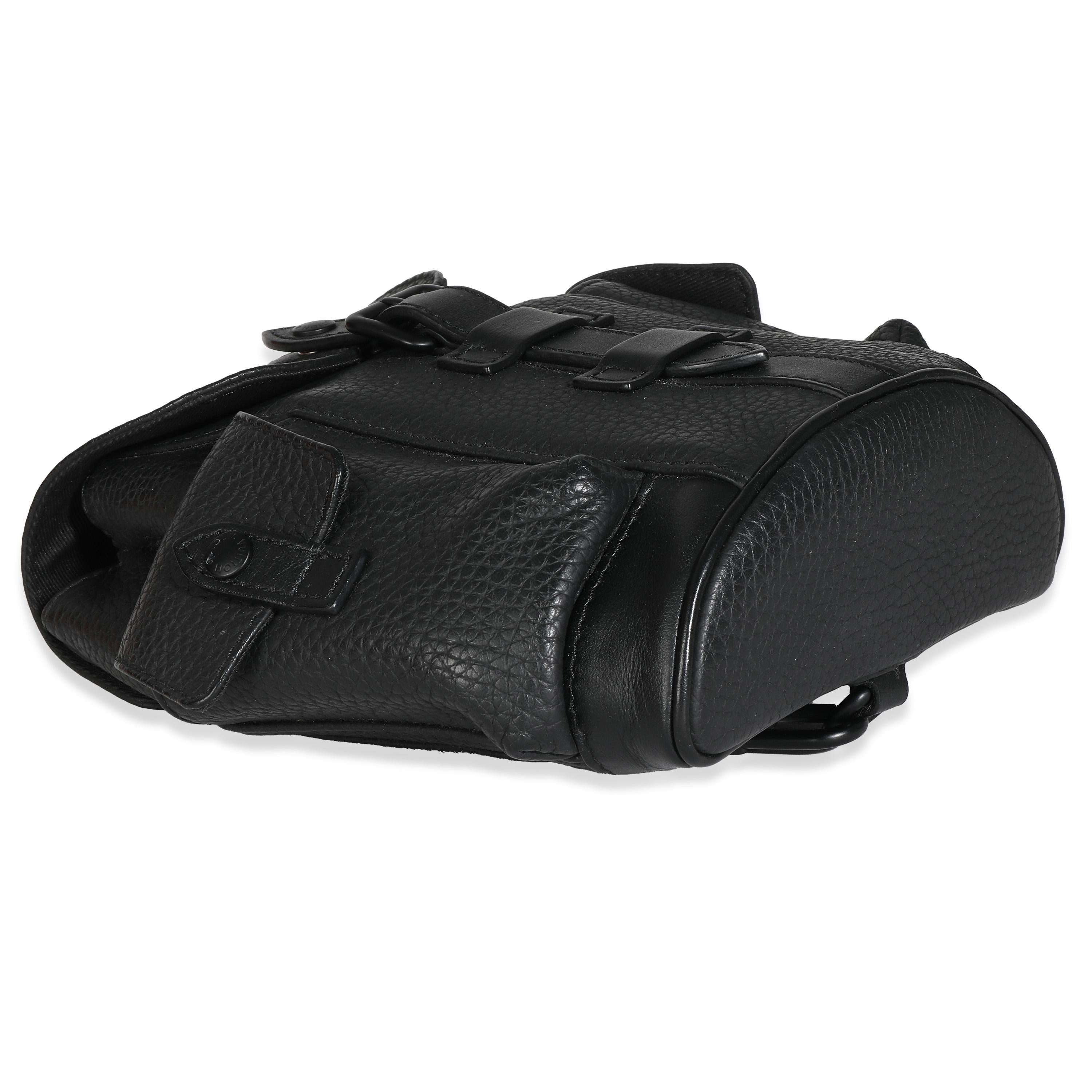 Listing Title : Sac à dos Louis Vuitton Taurillon Christopher XS noir
SKU : 138363
MSRP : 2720.00 USD
Condit : Usagé 
Condition du sac à main : Excellent
Commentaires sur l'état : L'article est en excellent état et présente de légers signes d'usure.