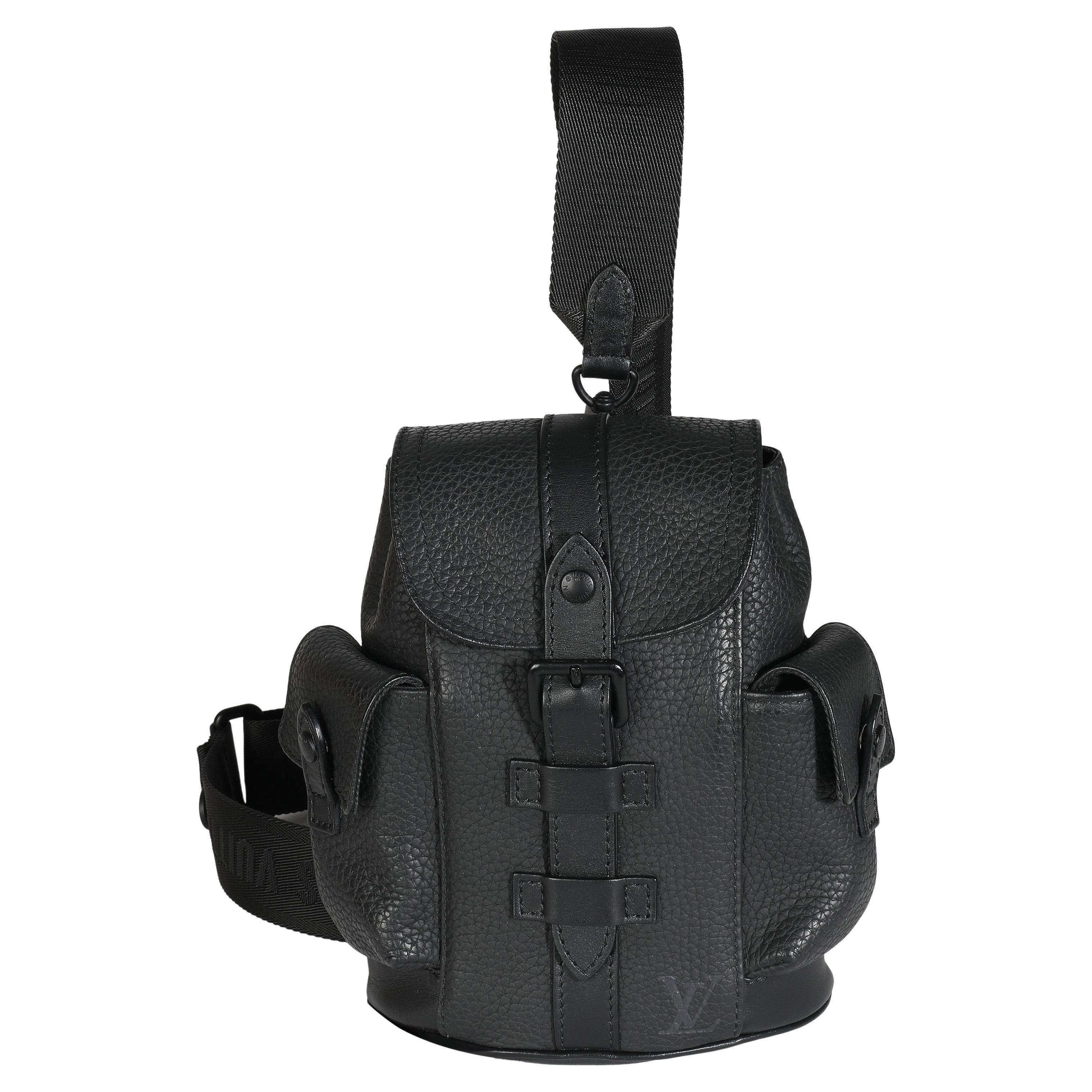 Sac à dos Louis Vuitton Taurillon Christopher XS noir en vente