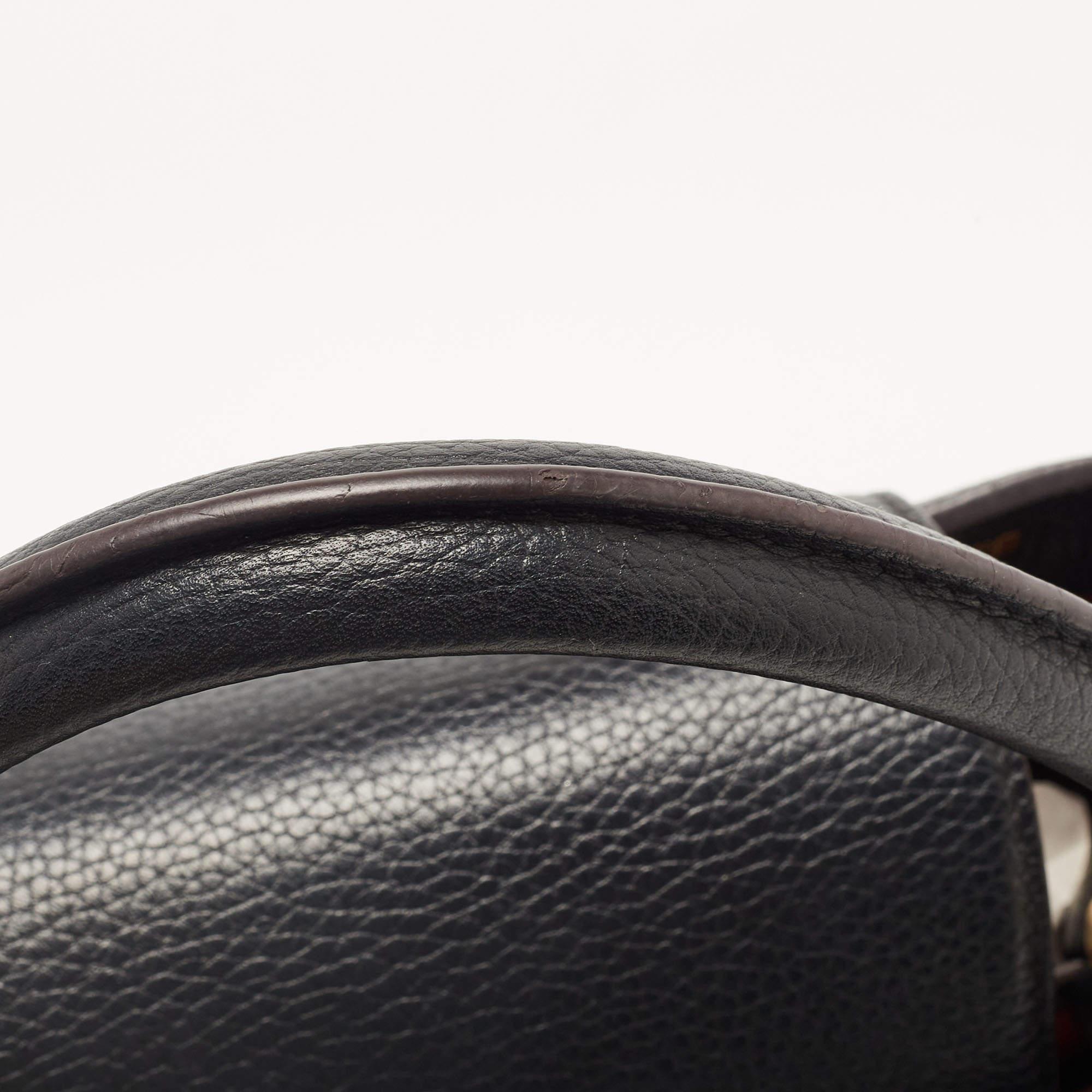 Louis Vuitton Black Taurillon Leather Capucines PM Bag For Sale 3