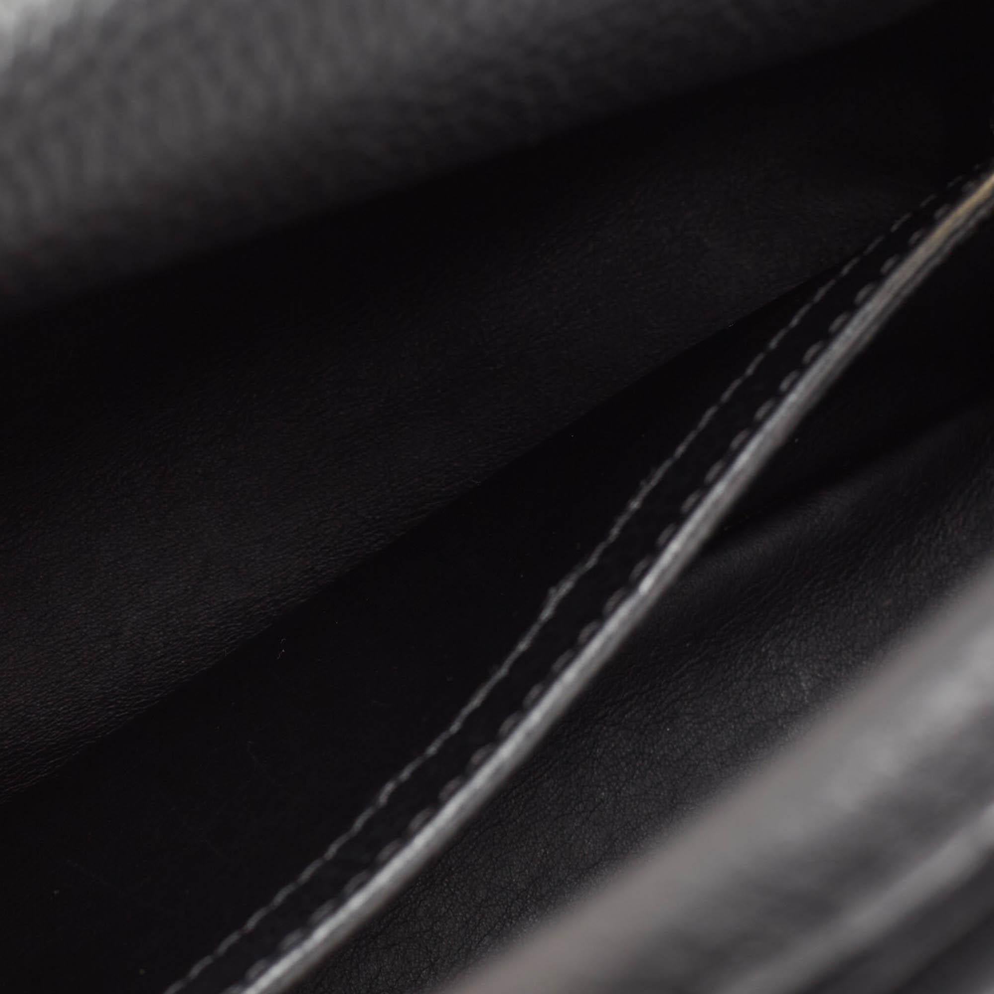 Louis Vuitton Schwarz Taurillon Leder Limited Edition Applique Capucines PM Tasche aus schwarzem Leder im Zustand „Gut“ im Angebot in Dubai, Al Qouz 2