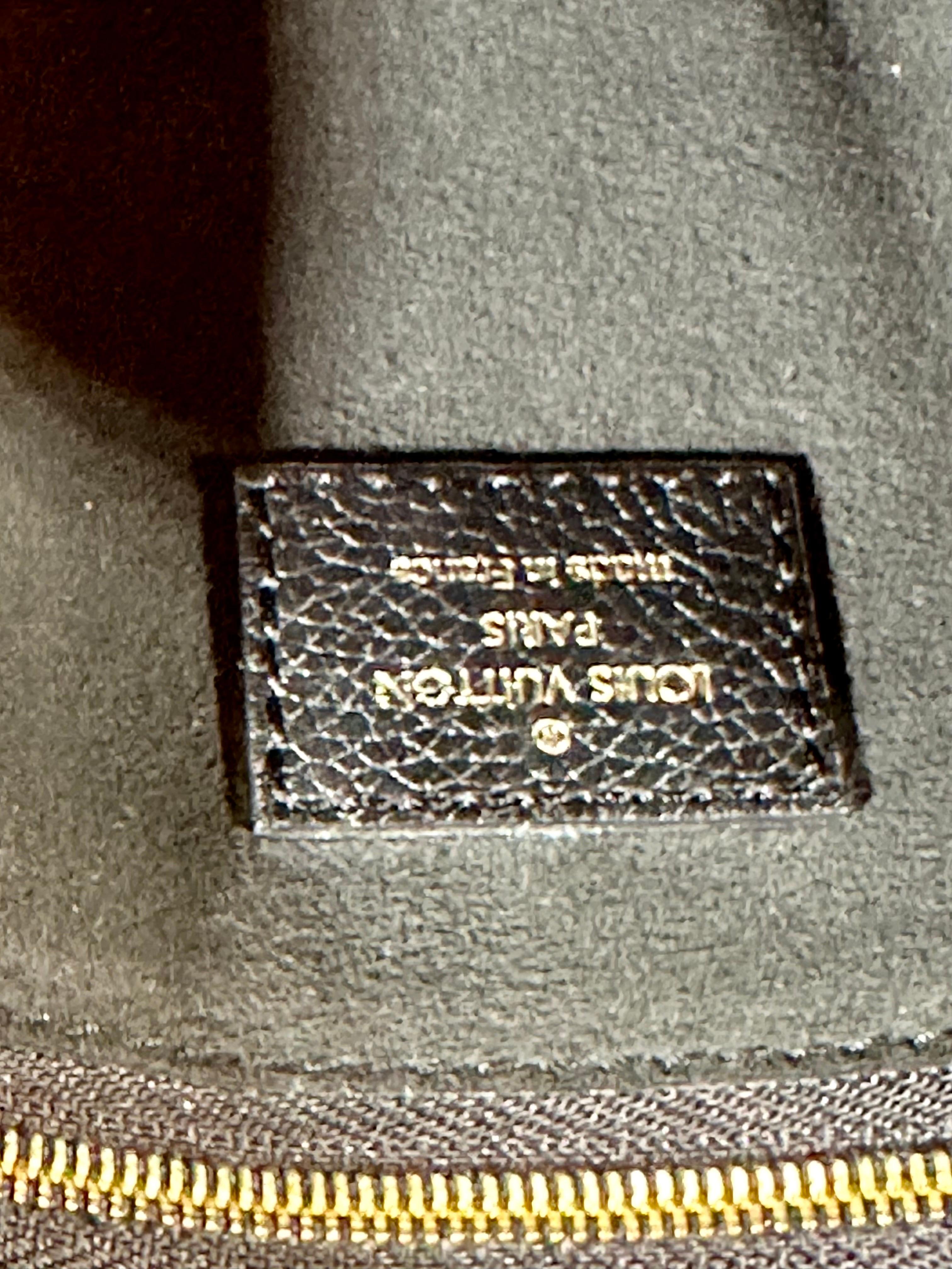 LOUIS VUITTON Black Taurillon Leather Volta Bag/ Hand bag, Excellent condition For Sale 3