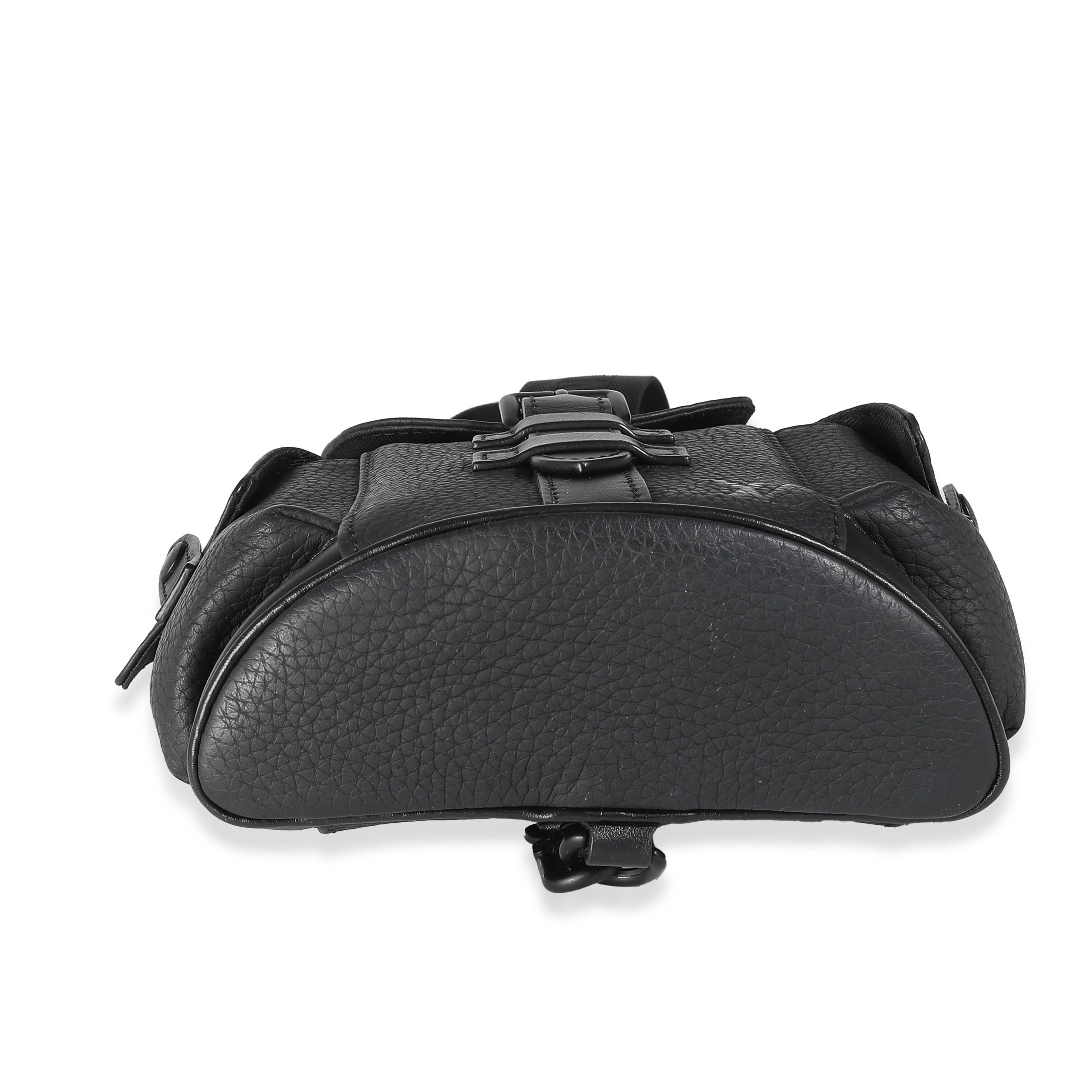 Louis Vuitton Taurillon Nano Christopher Nero in vendita 3
