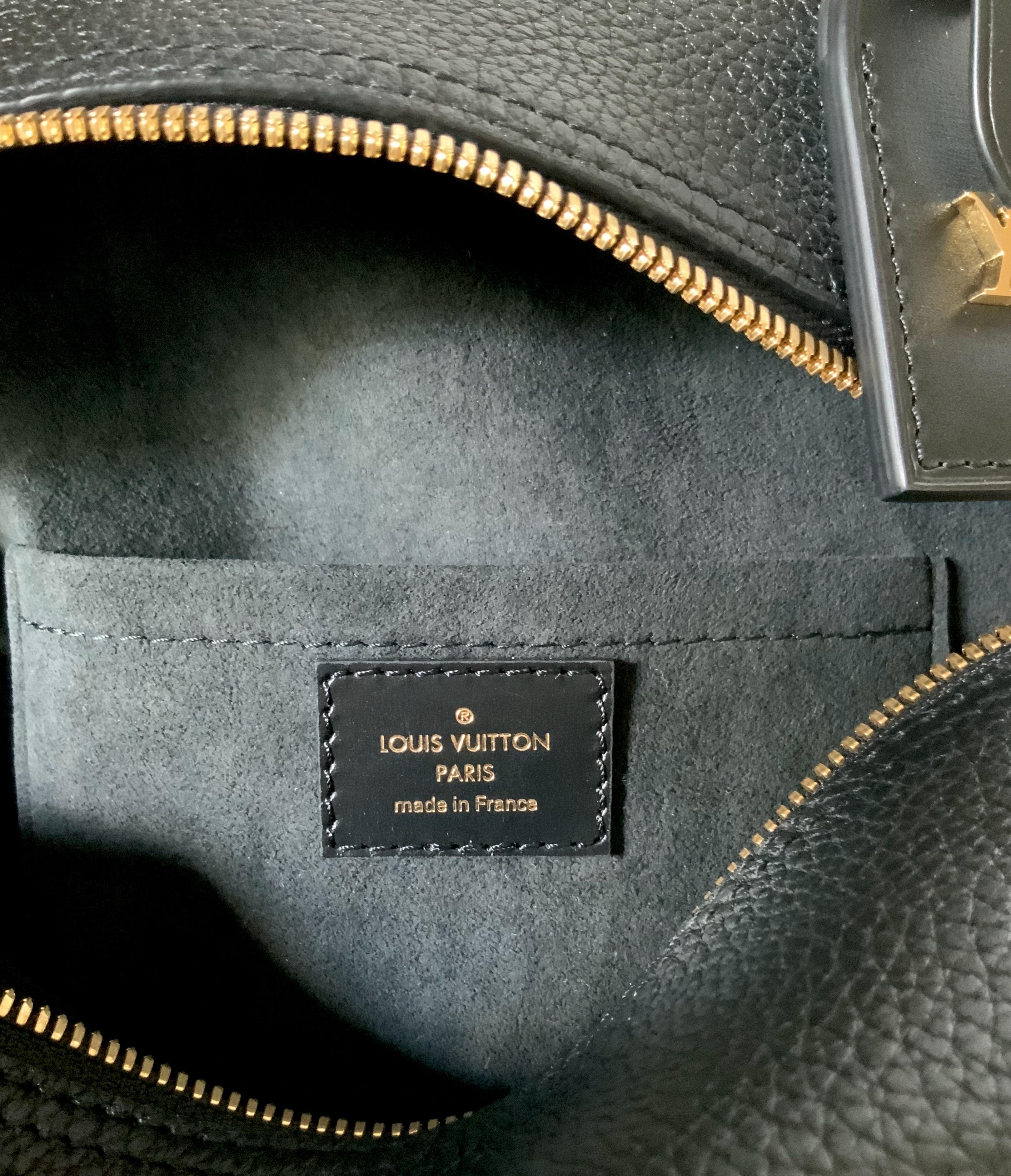 Louis Vuitton Black Taurillon Neo Square Bag  6