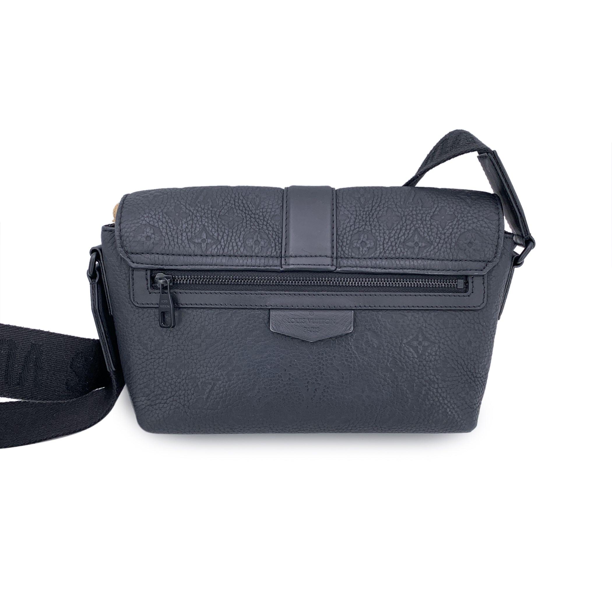 Women's or Men's Louis Vuitton Black Taurillon S-Cape Crossbody Messenger Bag M23741 For Sale
