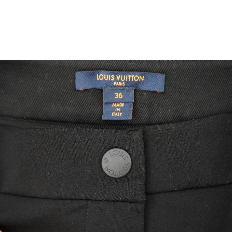 Louis Vuitton Black Technical Jersey Cargo Pants In Excellent Condition For Sale In Beverly Hills, CA