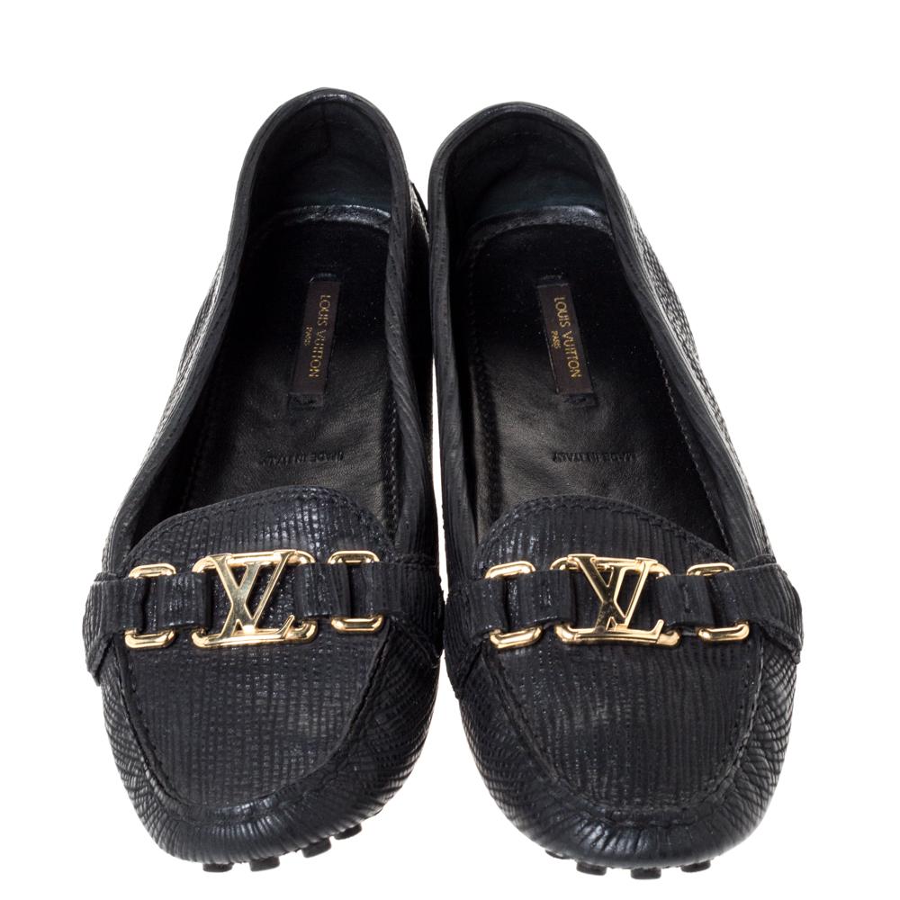 Louis Vuitton Black Textured Leather Oxford Loafers Size 40 In Good Condition In Dubai, Al Qouz 2