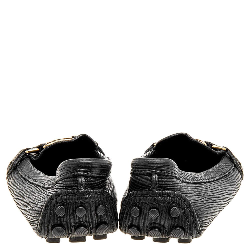 Louis Vuitton Black Textured Leather Oxford Slip On Loafers Size 36 In Fair Condition For Sale In Dubai, Al Qouz 2
