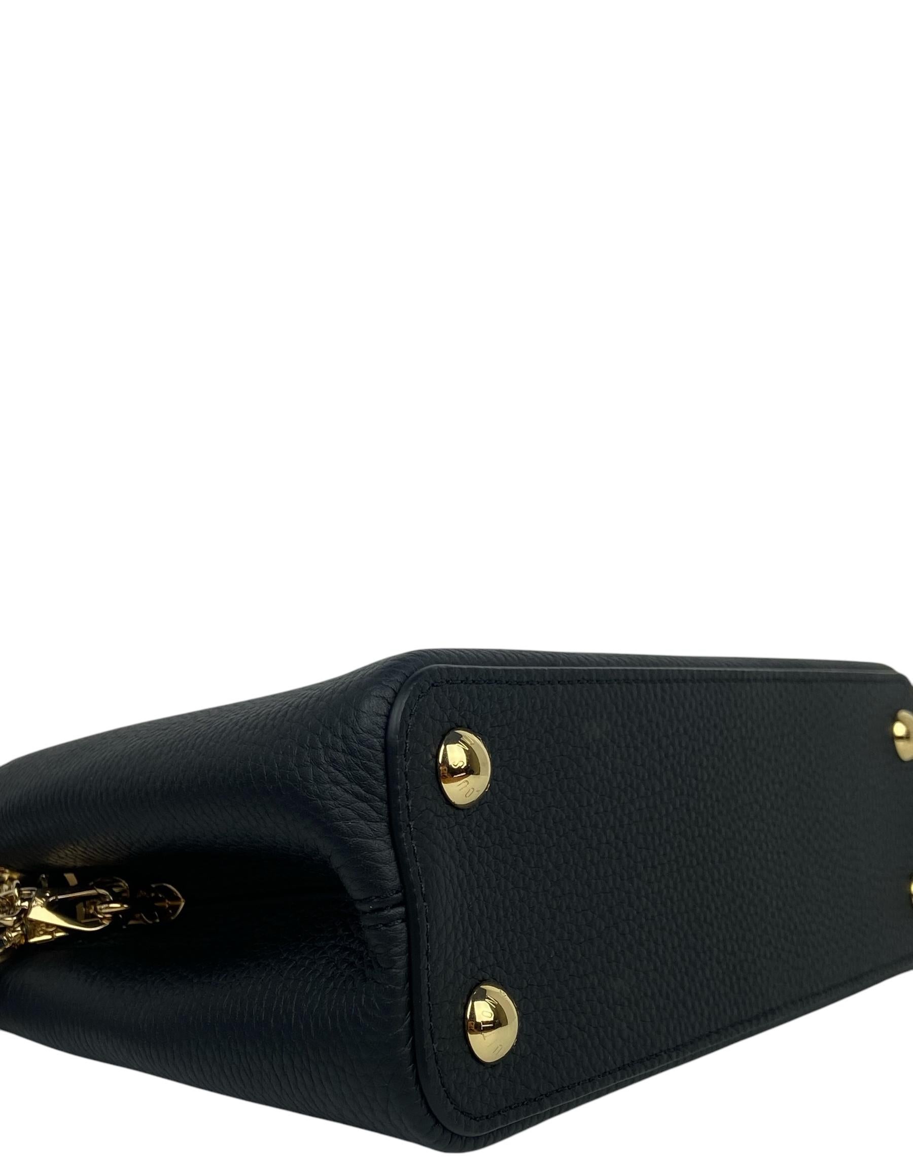 Louis Vuitton Schwarz Dreifachkette Capucines Leder BB Crossbody Tasche im Angebot 1