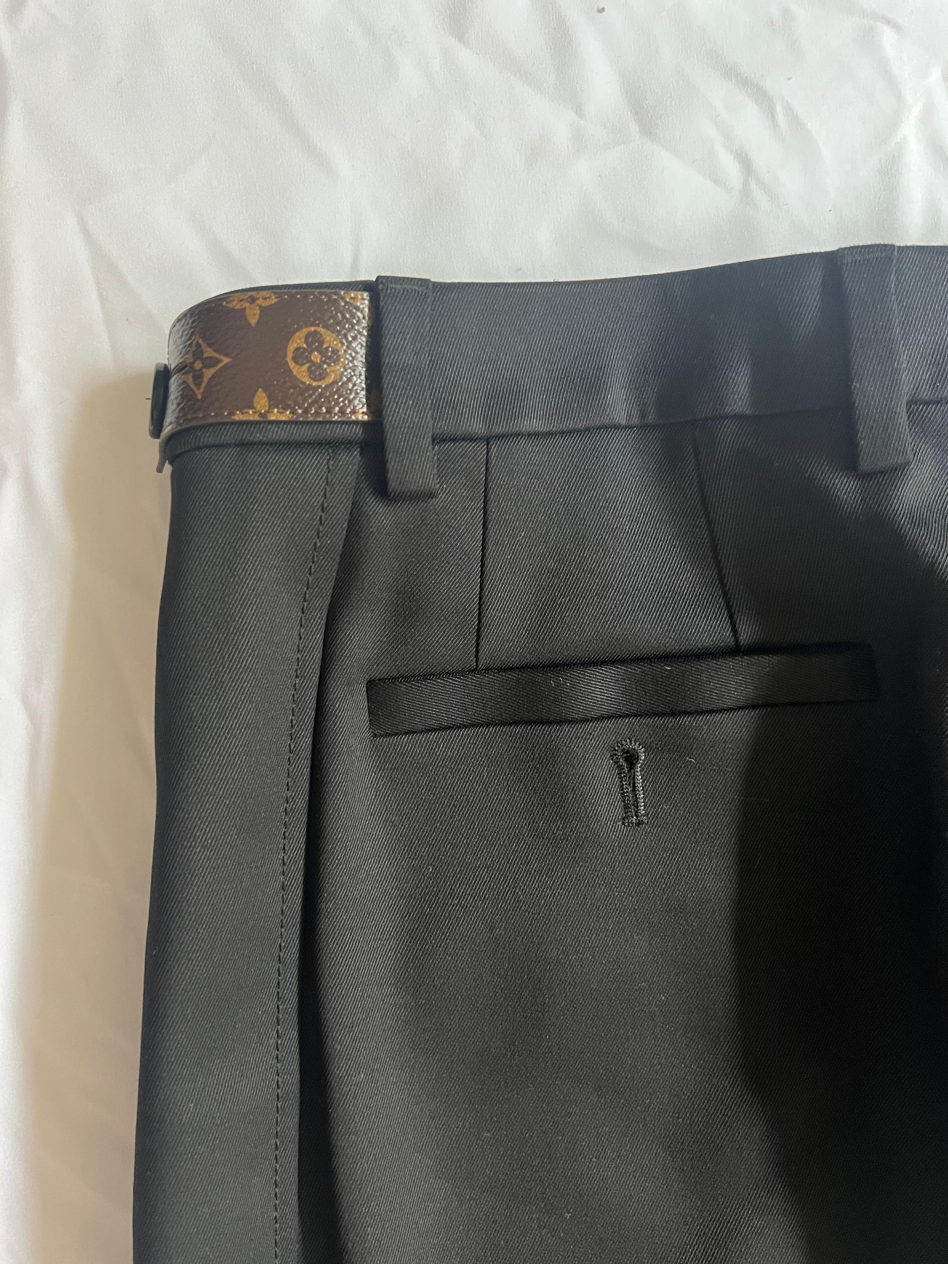 Louis Vuitton Black Trousers Pants, Size 38 In Excellent Condition For Sale In Beverly Hills, CA