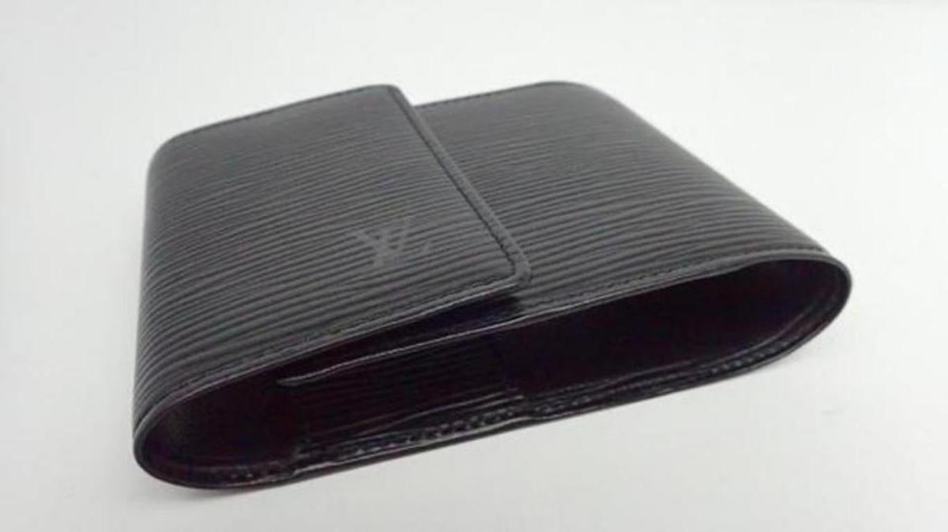 Louis Vuitton Black ( Ultra Rare ) Epi Leather Trifold Wallet 213498 For Sale 2