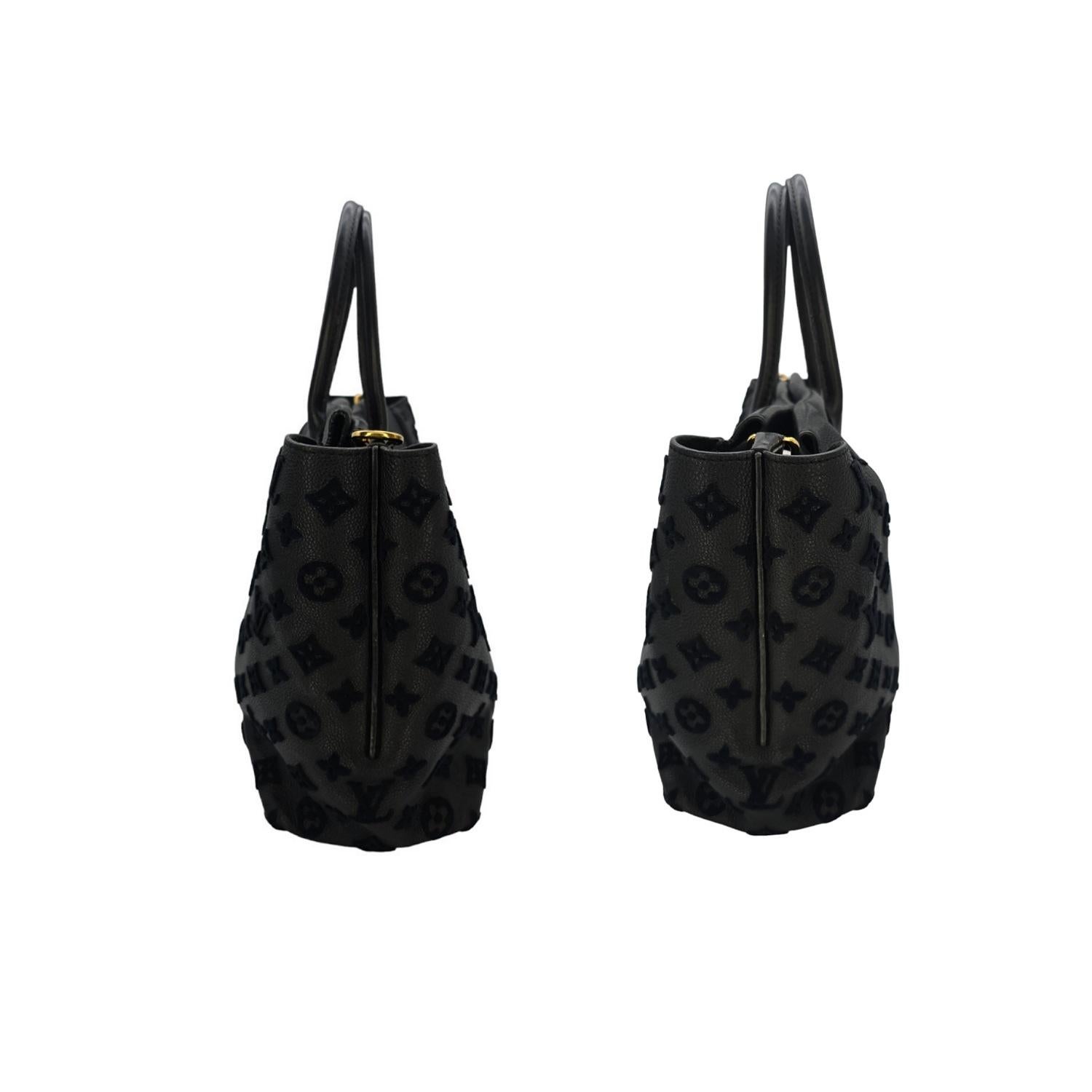 Women's Louis Vuitton Black Veau Cachemire Calfskin W Tote For Sale