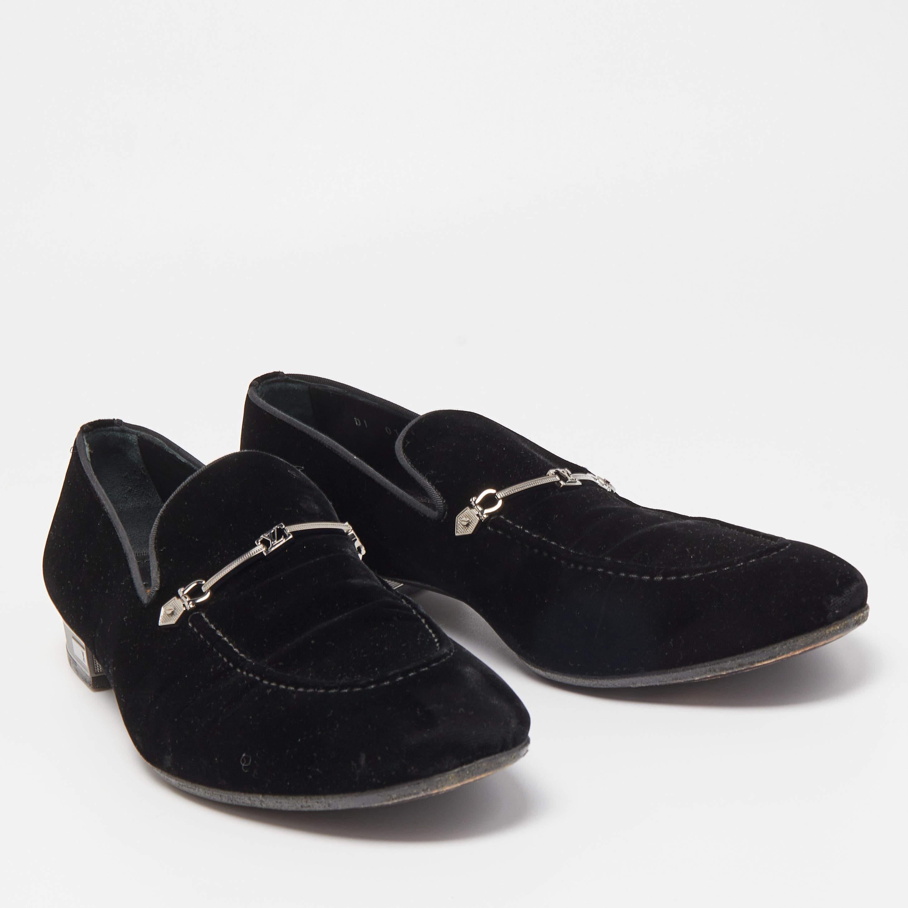 Louis Vuitton Black Velevt Slip On Loafers  In Good Condition For Sale In Dubai, Al Qouz 2