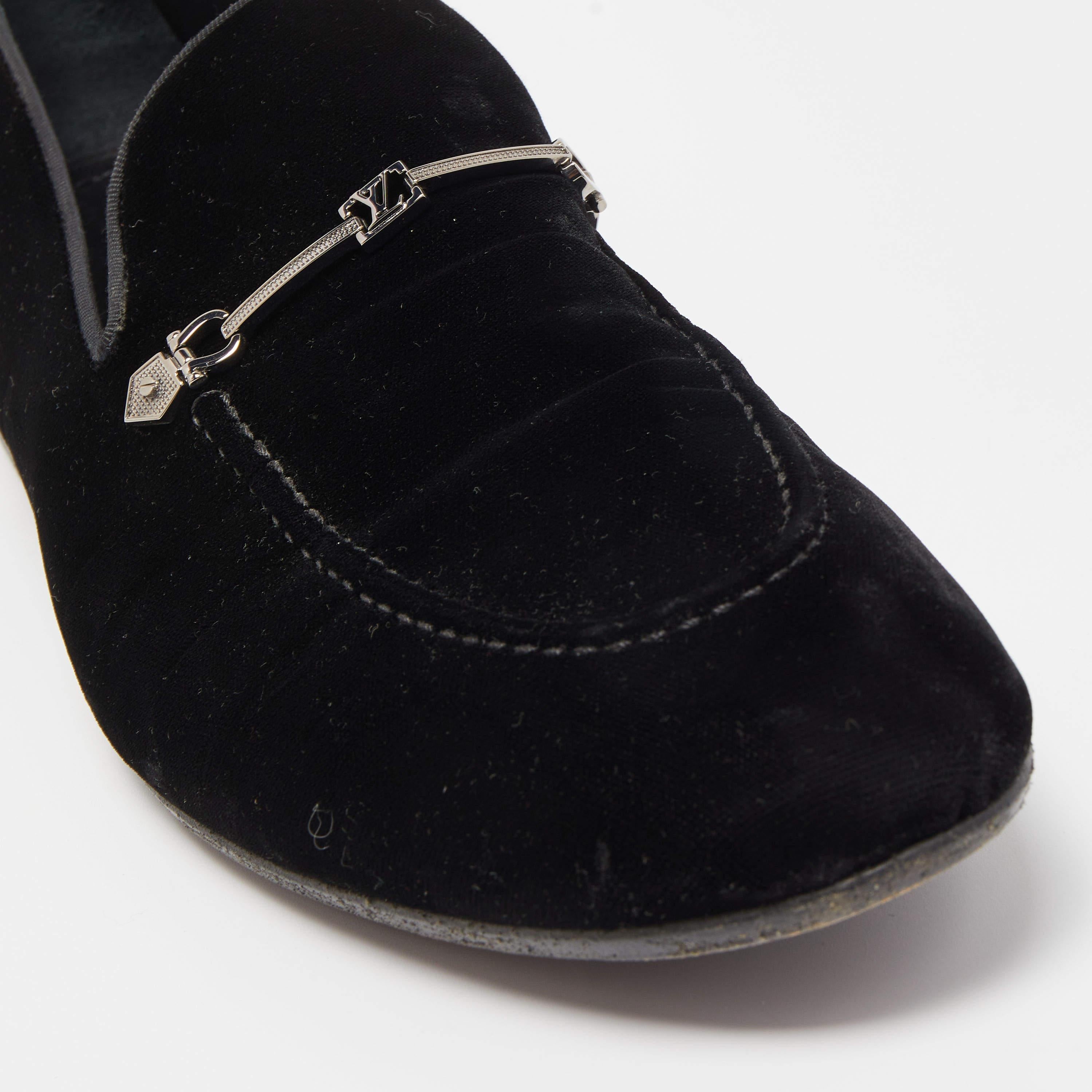 Louis Vuitton Schwarz Velevt Slip On Loafers Herren im Angebot