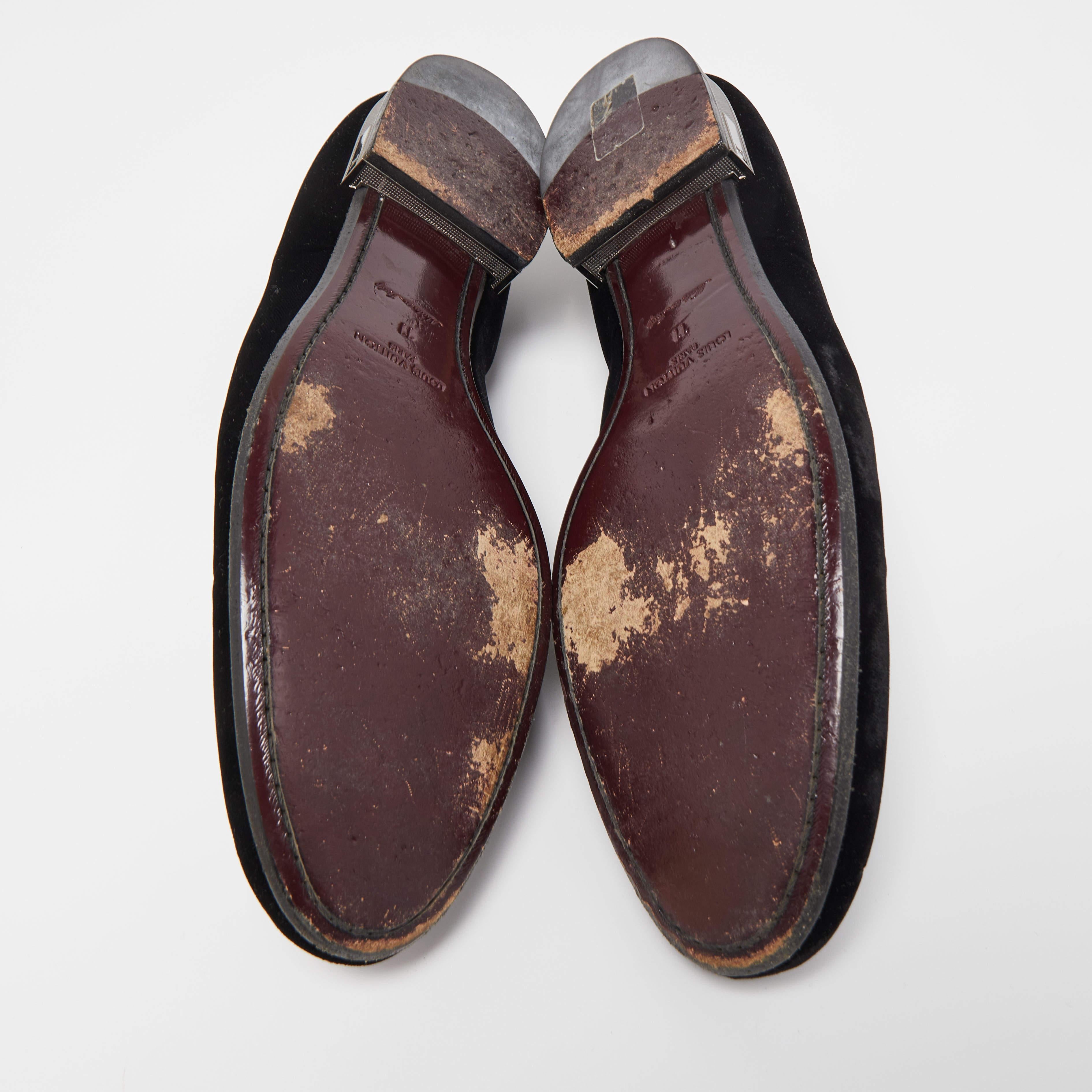 Louis Vuitton Schwarz Velevt Slip On Loafers im Angebot 3