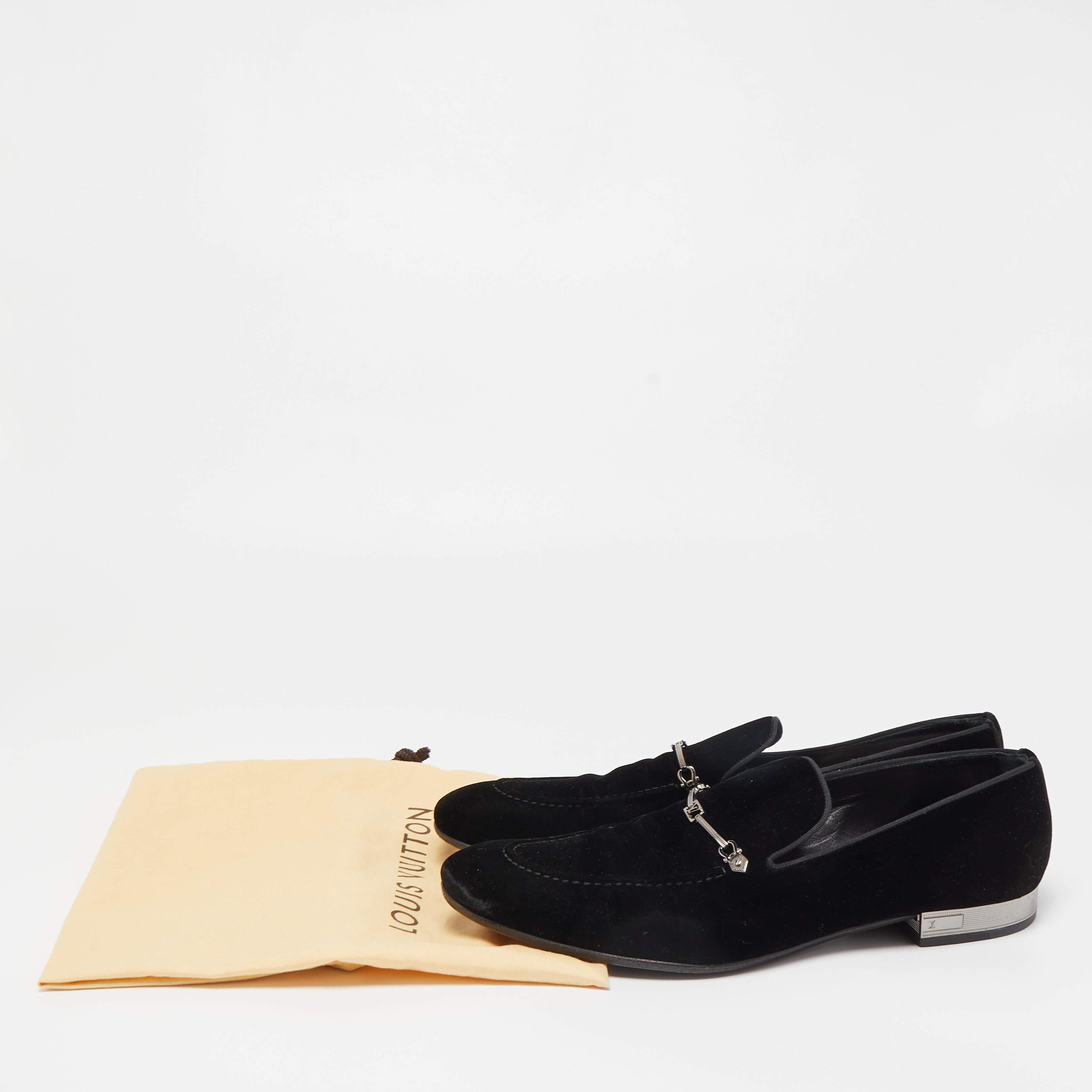 Louis Vuitton Schwarz Velevt Slip On Loafers im Angebot 4