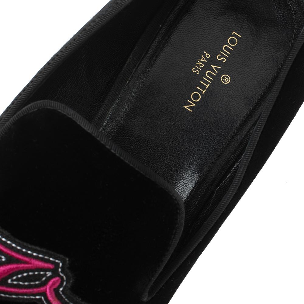 Louis Vuitton Black Velvet Embroidered Auteuil Loafers Size 42 In Good Condition In Dubai, Al Qouz 2