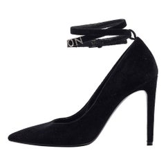 Louis Vuitton Black Velvet Pointed Toe Pumps Size 38