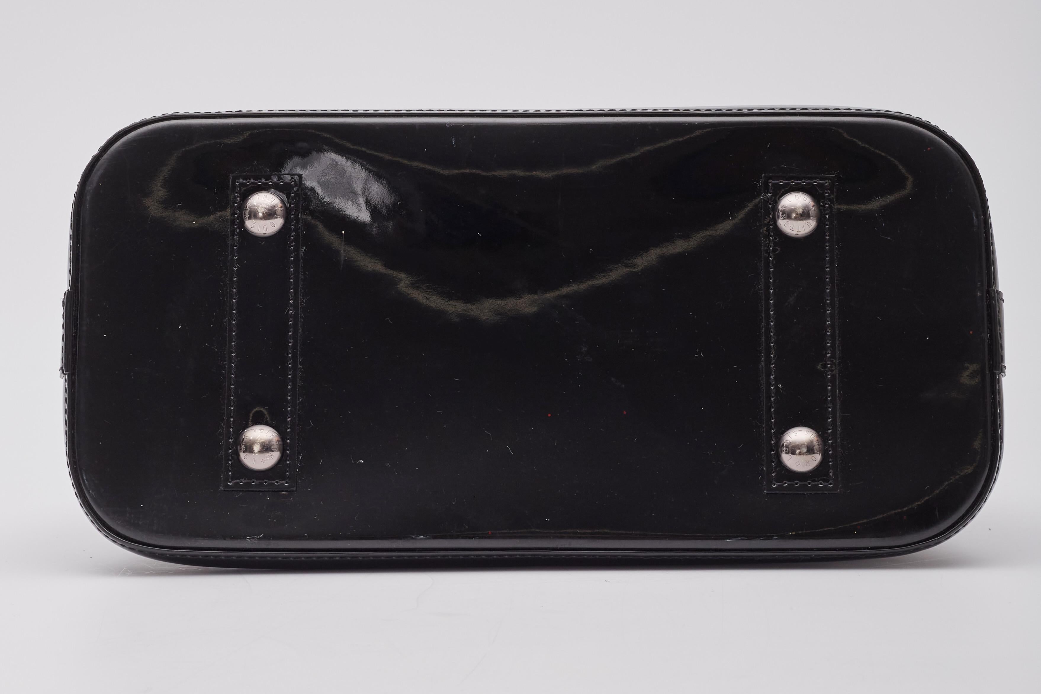 Louis Vuitton Black Vernis Noir Magnetique Alma Pm Handbag For Sale 2