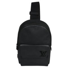Louis Vuitton Black Waxy Calfskin Aerogram Pilot Slingbag