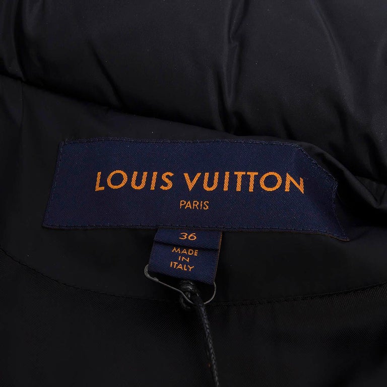 Louis Vuitton LV Stripes Puffer Jacket White. Size 36