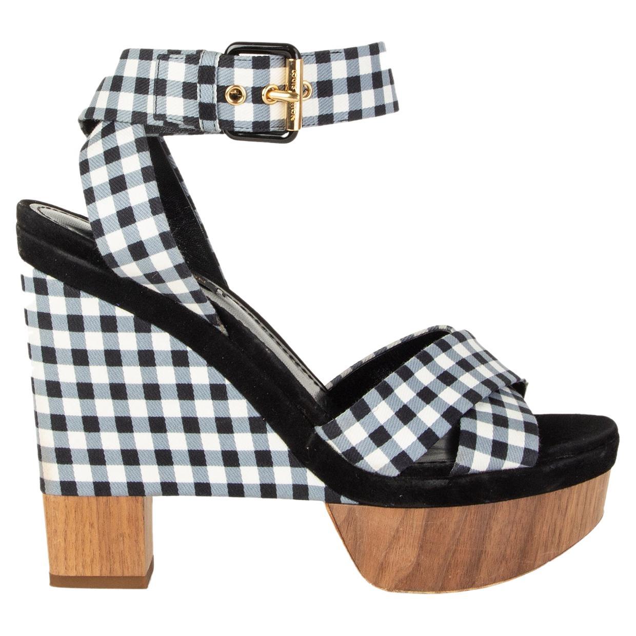 LOUIS VUITTON noir et blanc GINGHAM & WOODE PLATFORM WEDGE Chaussures Sandales 38.5 en vente