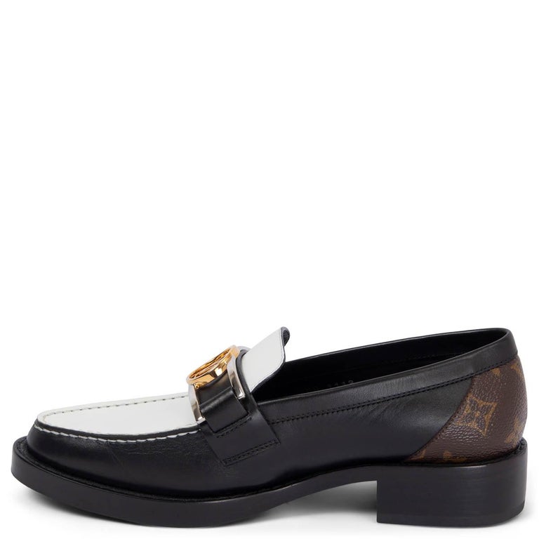 Louis Vuitton Academy Flat Loafer BLACK. Size 38.5