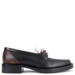 LOUIS VUITTON cuir noir et blanc ACADEMY Mocassins Chaussures 38.5