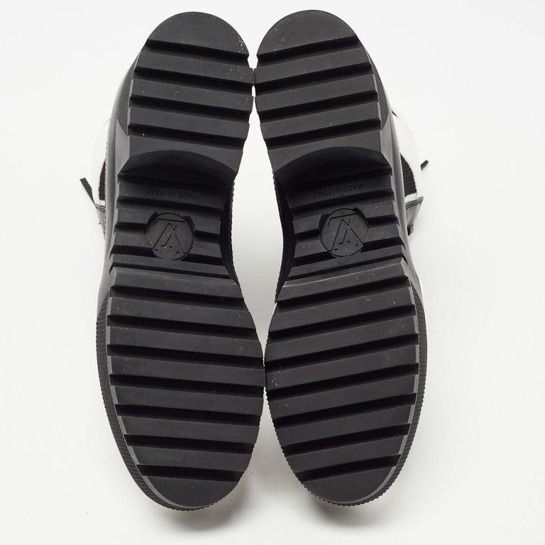 Louis Vuitton - Laureate Desert Boot - Black - Women - Size: 35.5 - Luxury