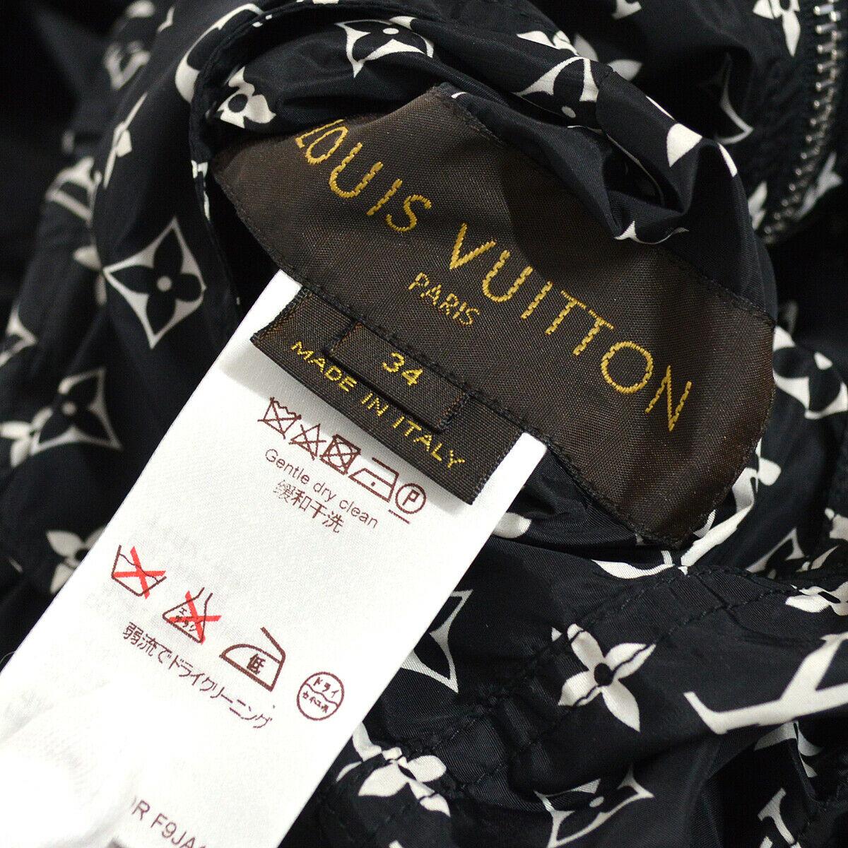 Louis Vuitton Black White Monogram Silver Men's Women's Light Windbreaker Jacket In Good Condition In Chicago, IL