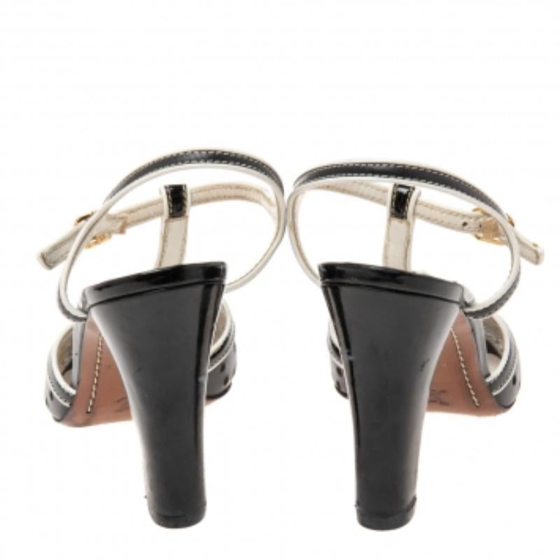 Women's Louis Vuitton Black/White Patent Leather T-strap Sandals Size 39 For Sale