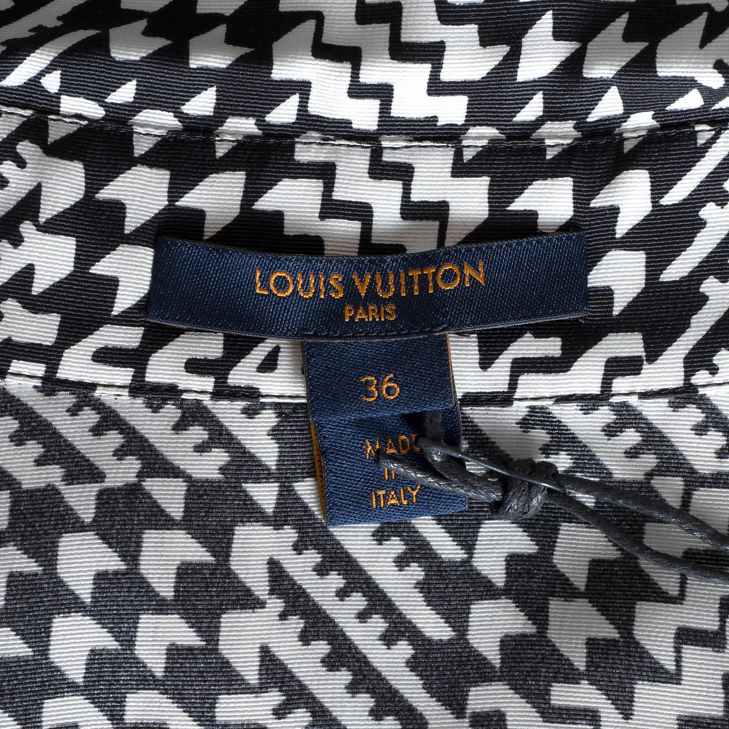 LOUIS VUITTON black & white silk 2018 GEOMETRIC Blouse Shirt 36 XS For Sale 2
