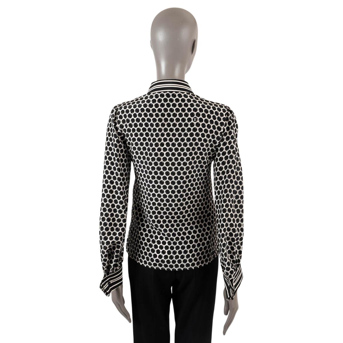 LOUIS VUITTON black & white silk 2019 DOTTED Blouse Shirt 36 XS In Excellent Condition For Sale In Zürich, CH