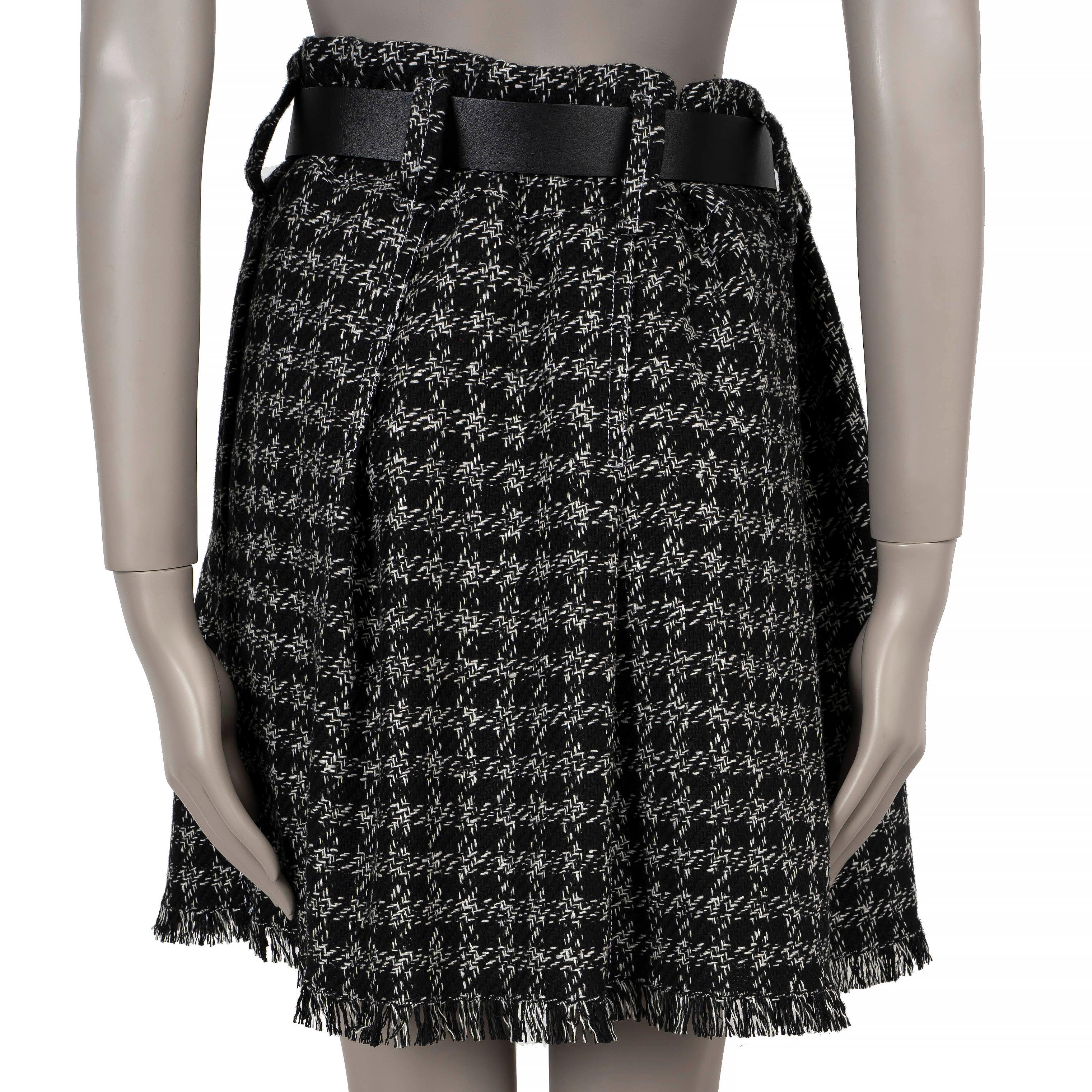 Black LOUIS VUITTON black white wool 2017 BELTED HOUNDSTOOTH TWEED Skirt 40 M For Sale