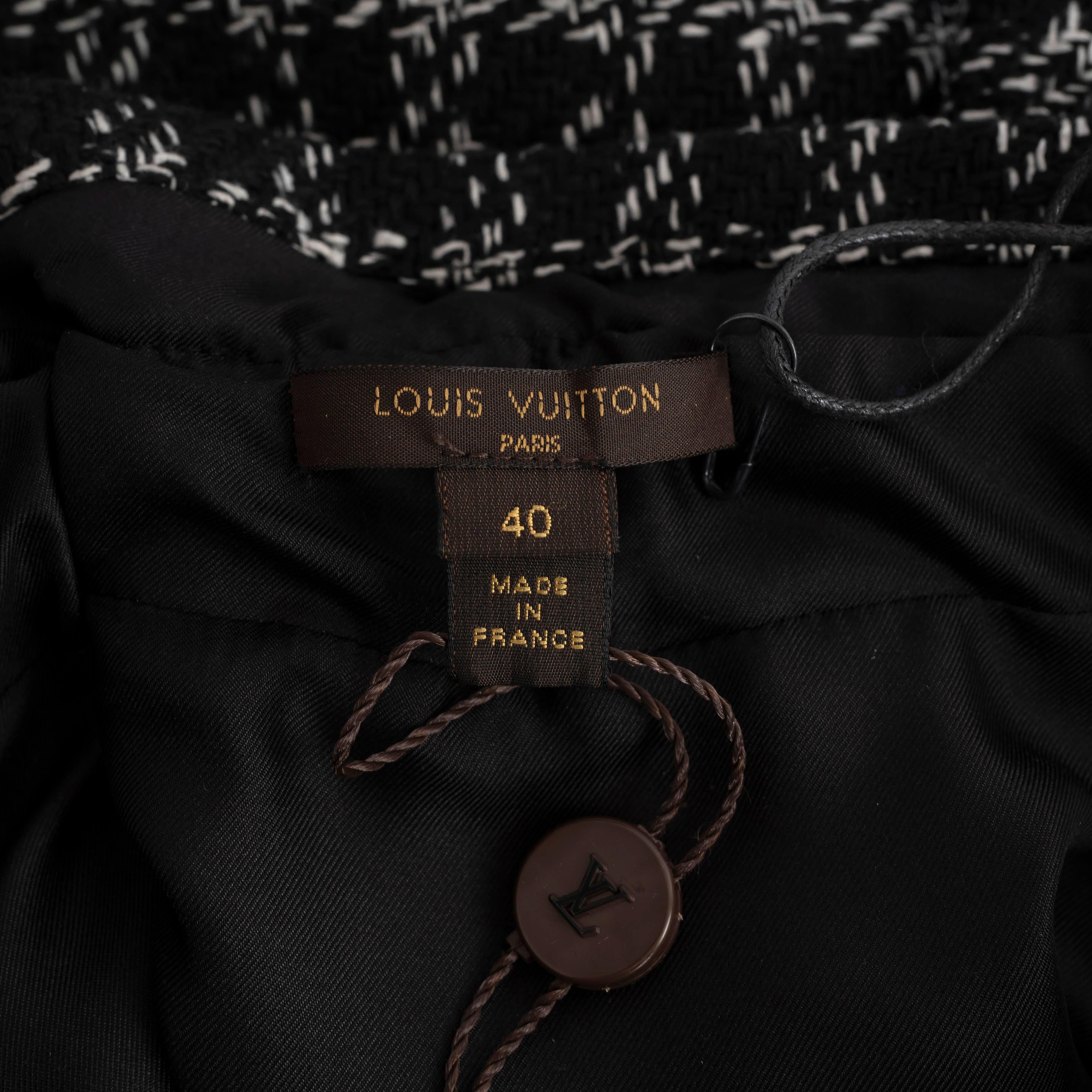 LOUIS VUITTON black white wool 2017 BELTED HOUNDSTOOTH TWEED Skirt 40 M For Sale 2