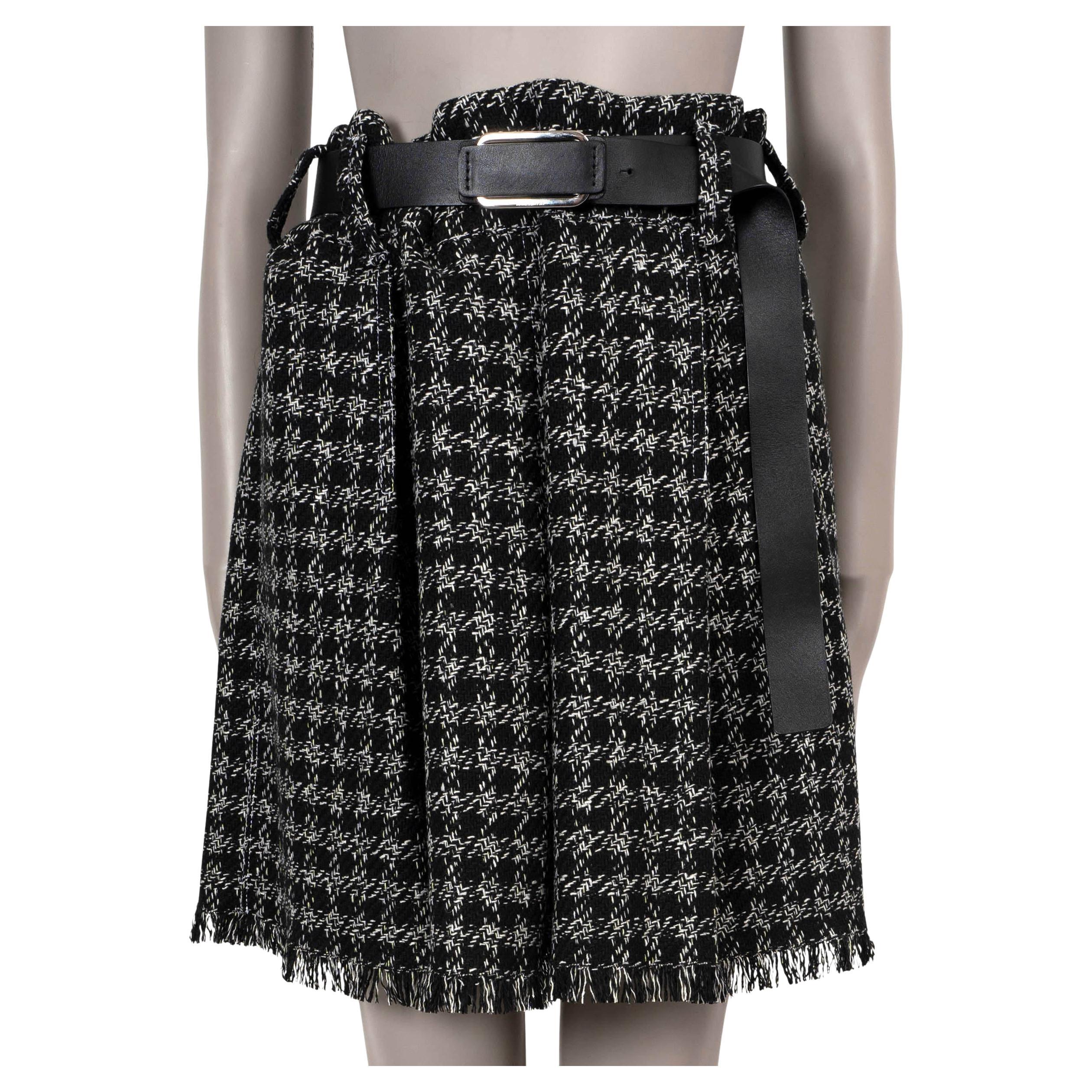 LOUIS VUITTON black white wool 2017 BELTED HOUNDSTOOTH TWEED Skirt 40 M For Sale